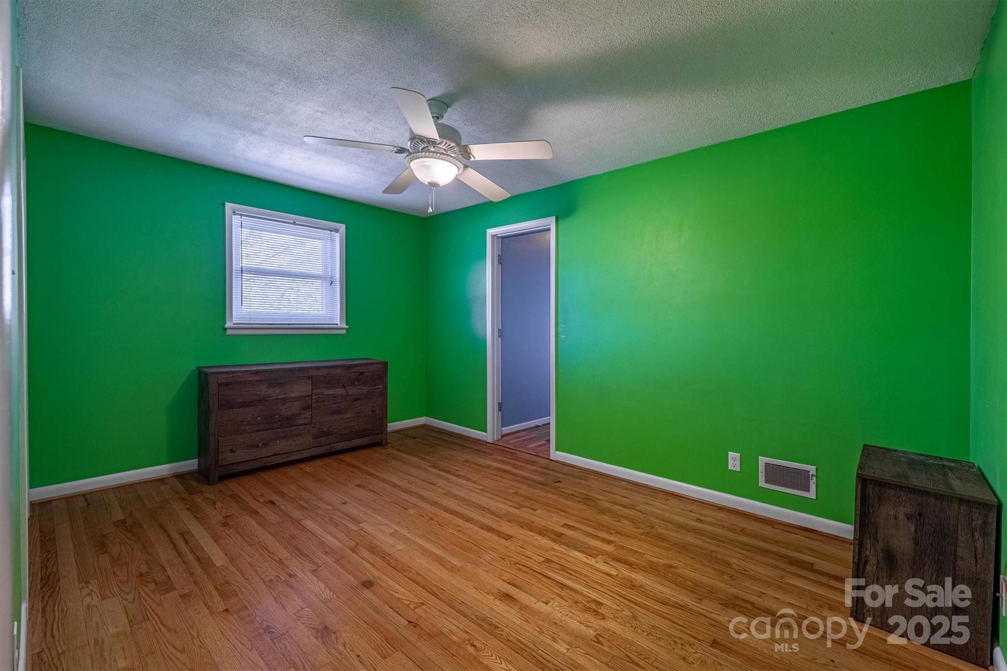 1341 36th Avenue Drive NE