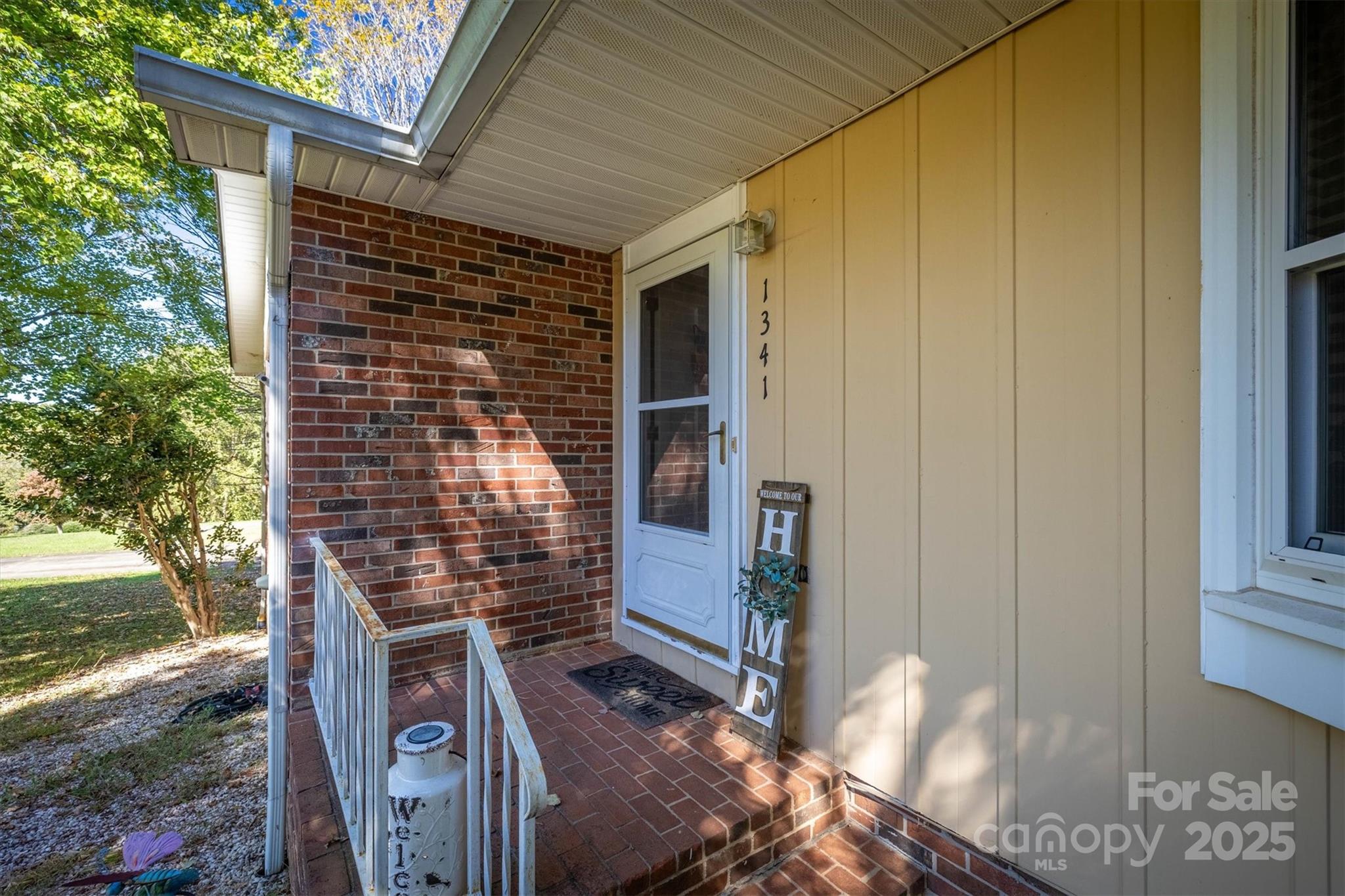 1341 36th Avenue Drive NE