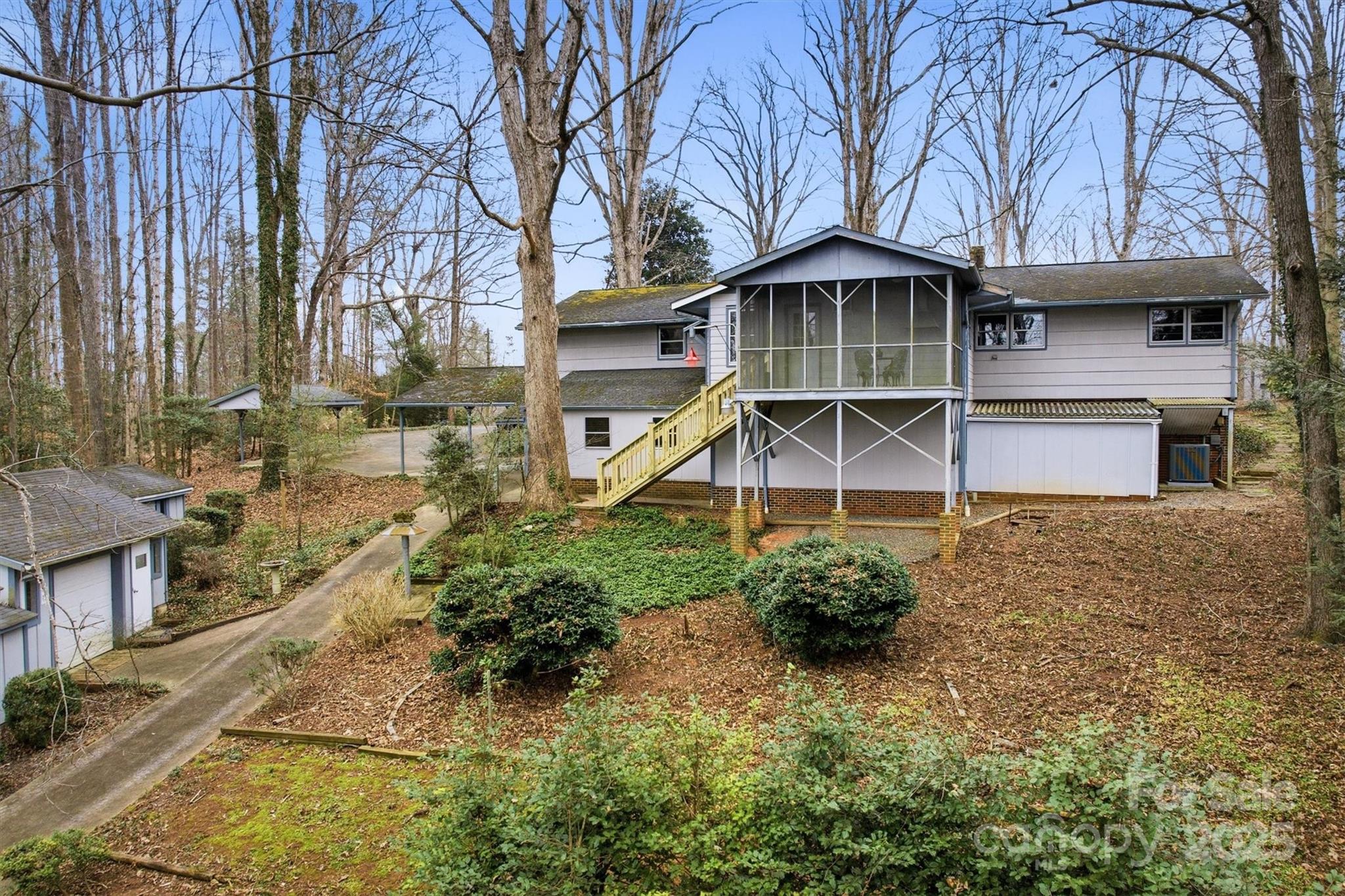 119 Crest Hill Drive