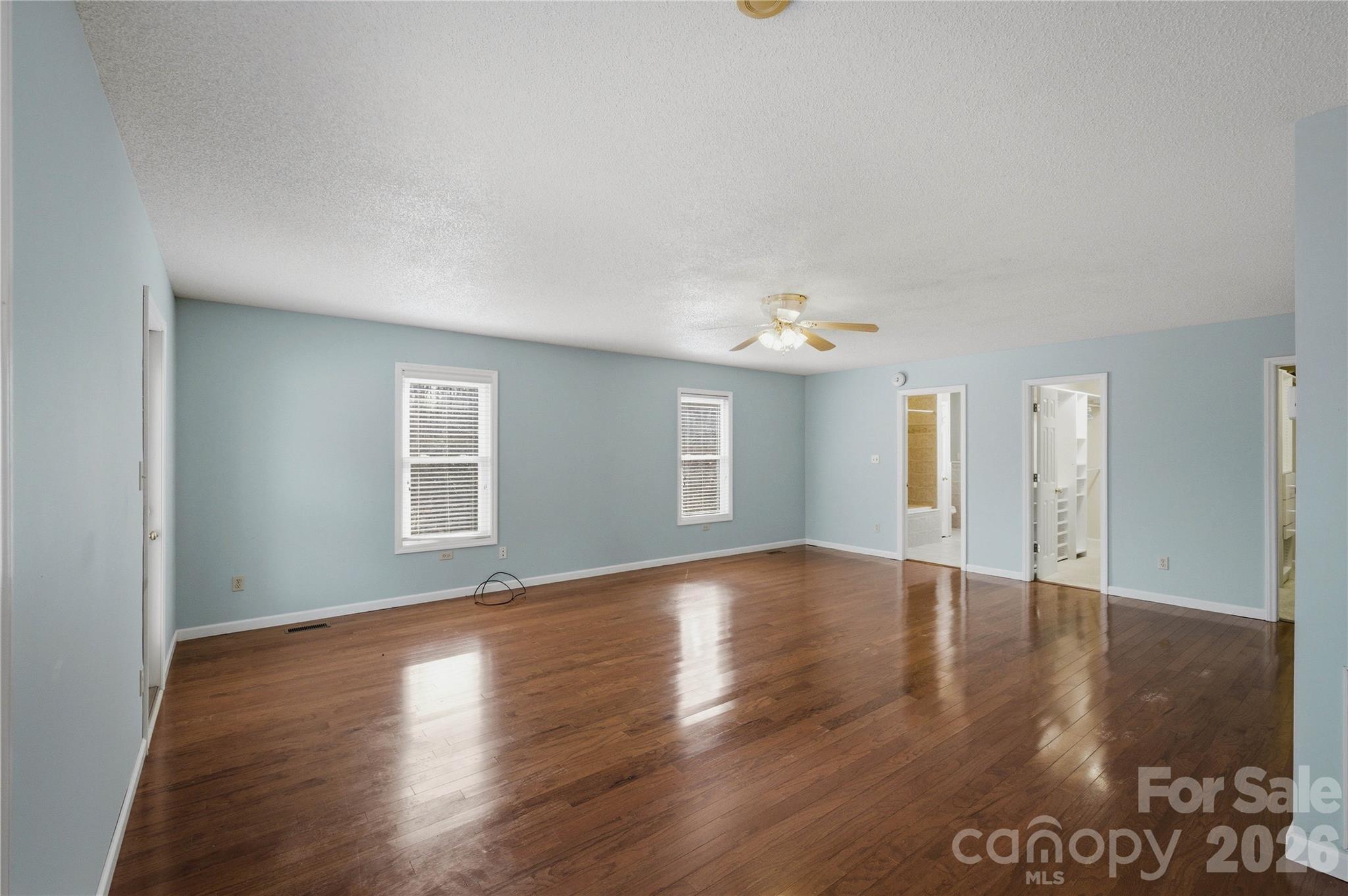 917 Zeline Avenue NE