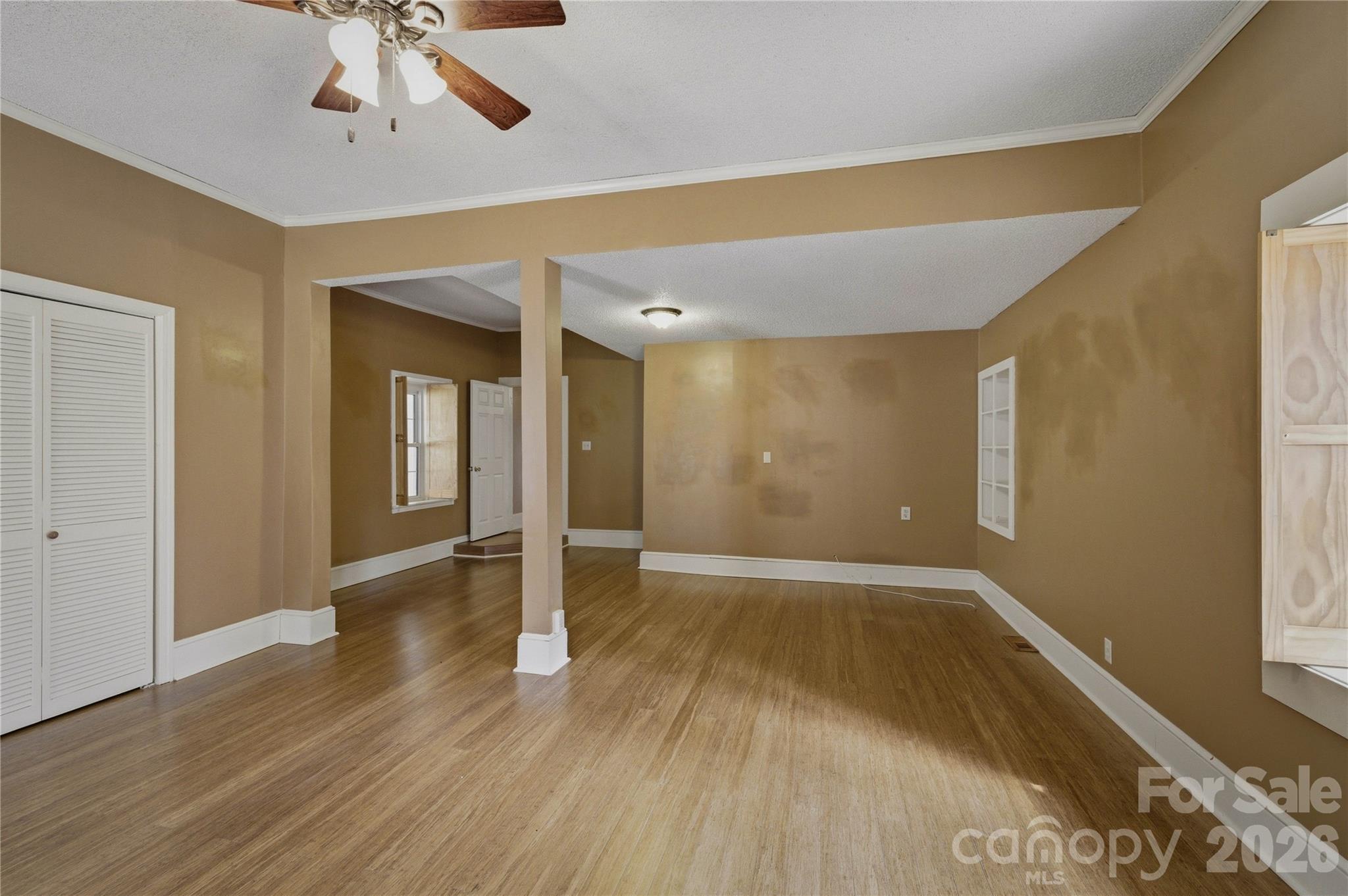 917 Zeline Avenue NE