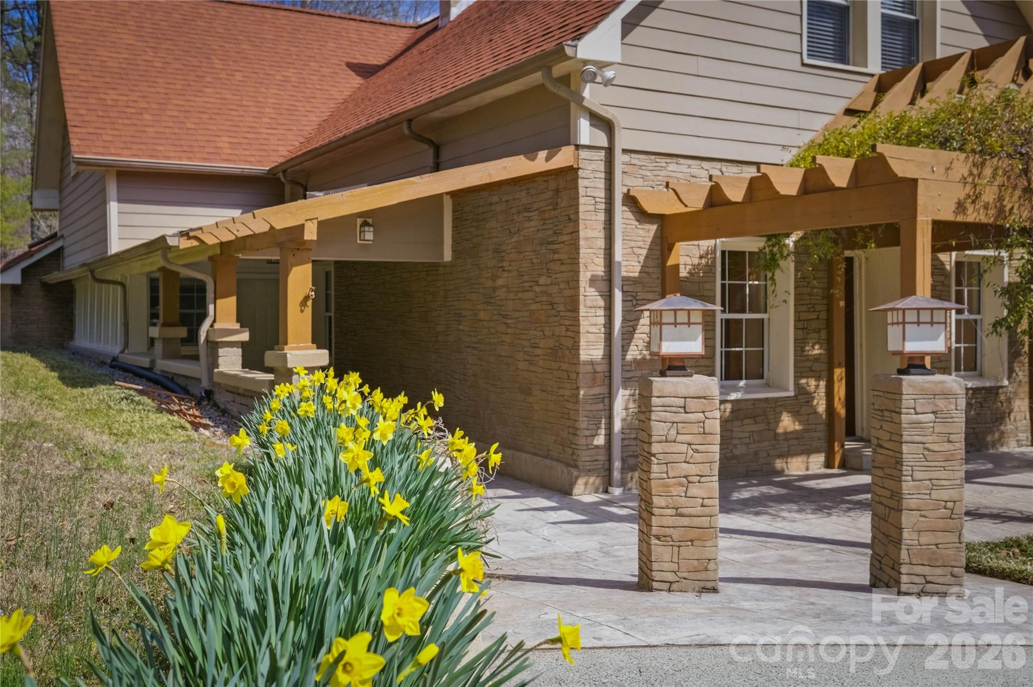 917 Zeline Avenue NE