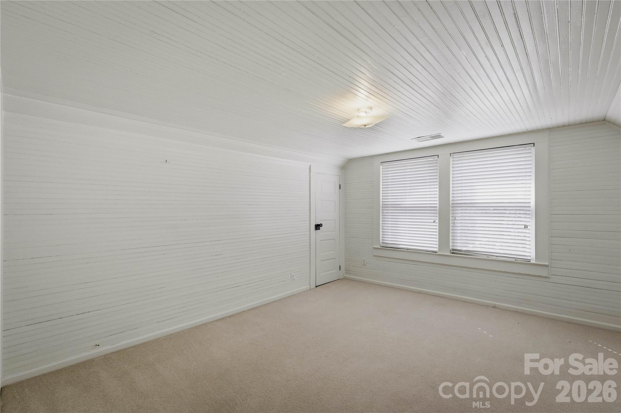 917 Zeline Avenue NE