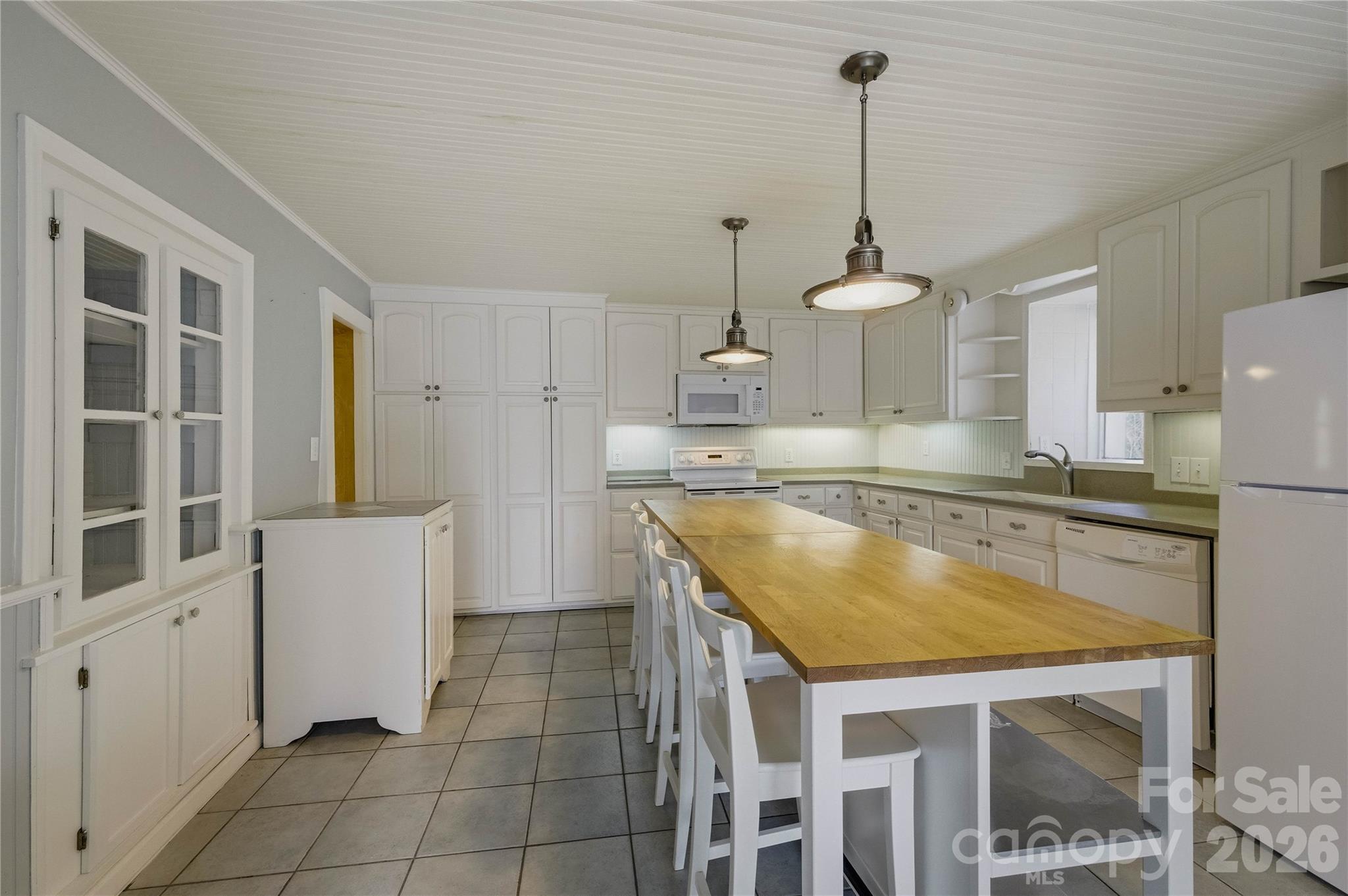 917 Zeline Avenue NE