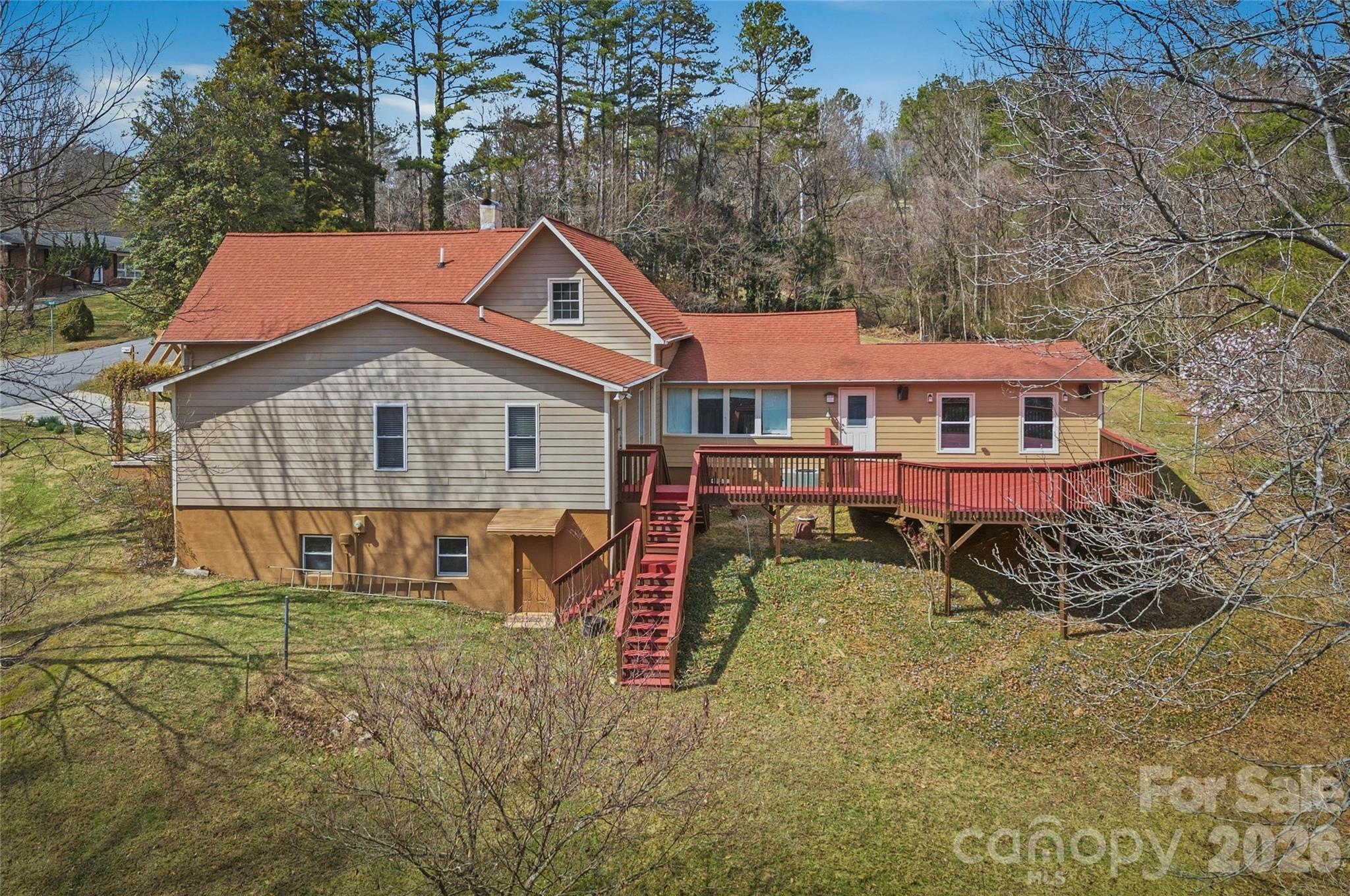 917 Zeline Avenue NE