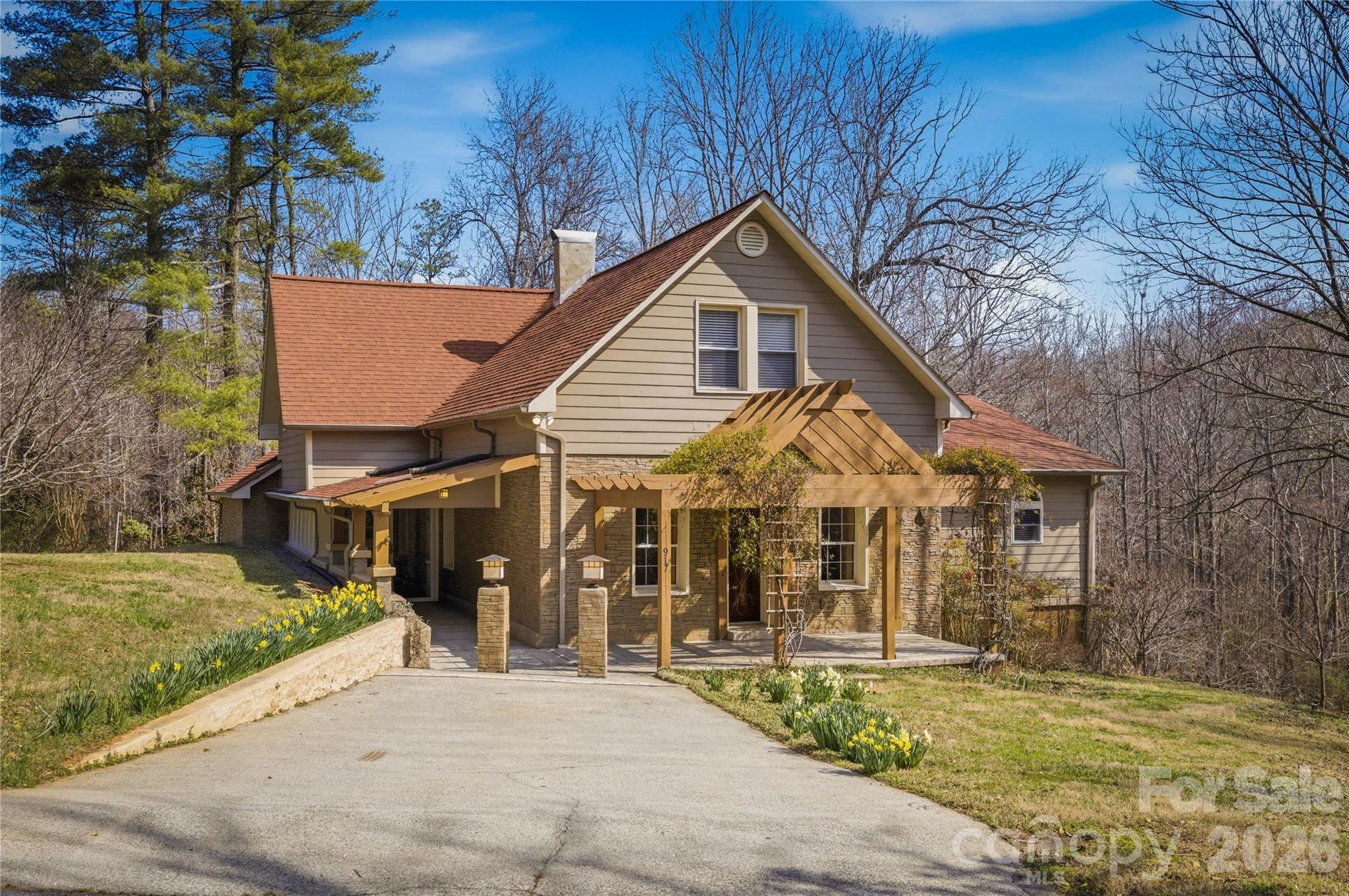 917 Zeline Avenue NE