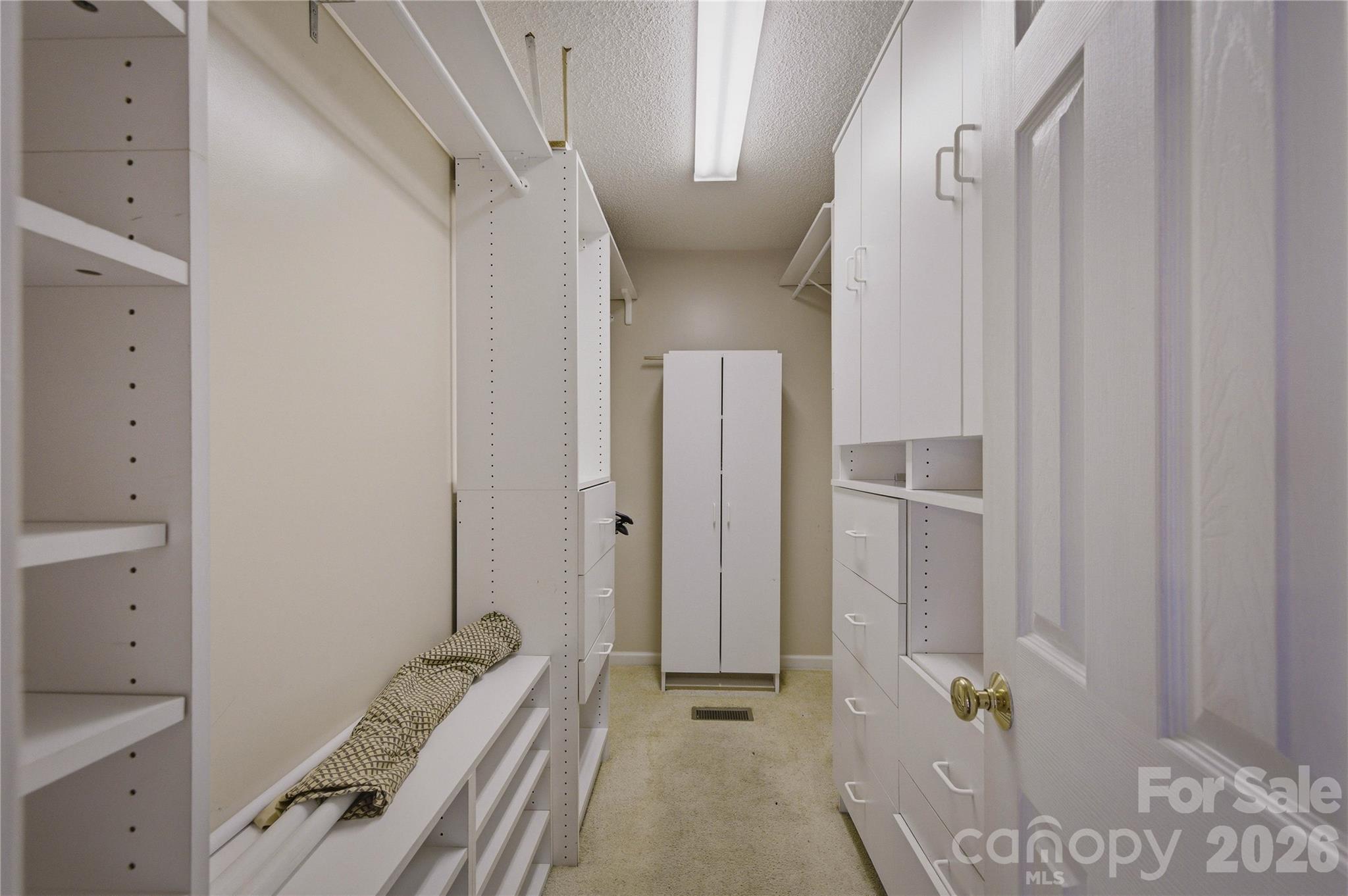 917 Zeline Avenue NE