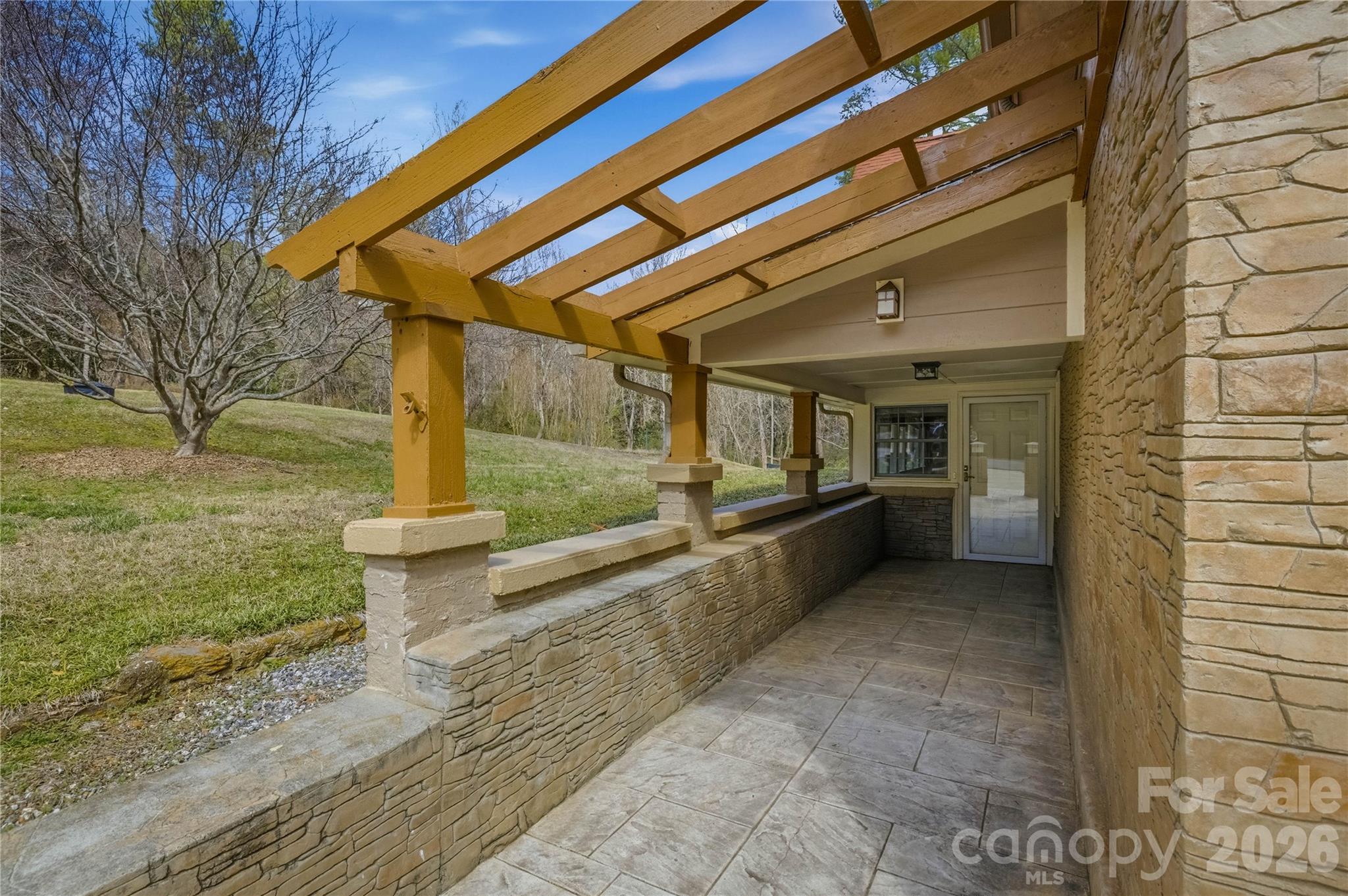 917 Zeline Avenue NE