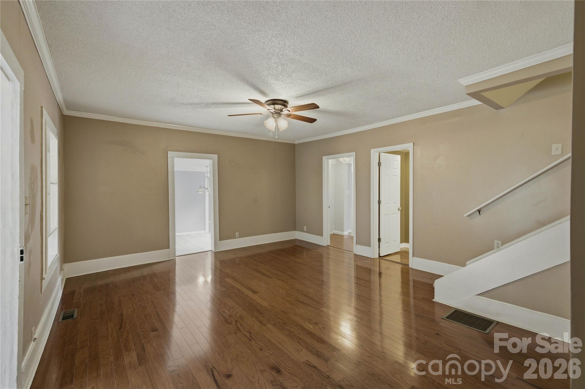 917 Zeline Avenue NE