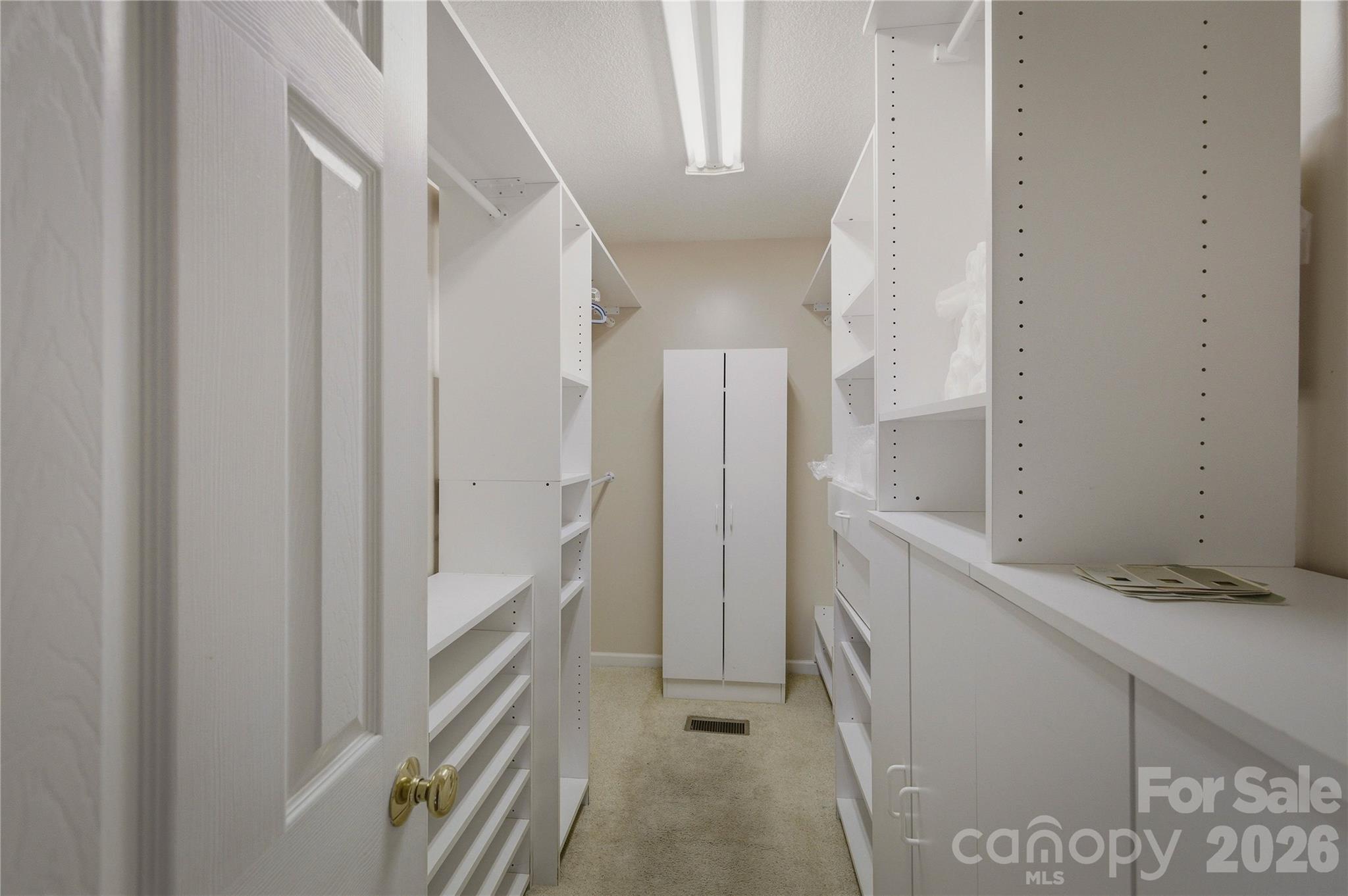 917 Zeline Avenue NE