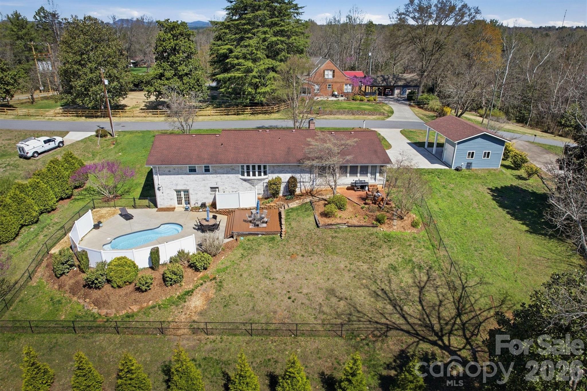 900 Magnolia Avenue NE