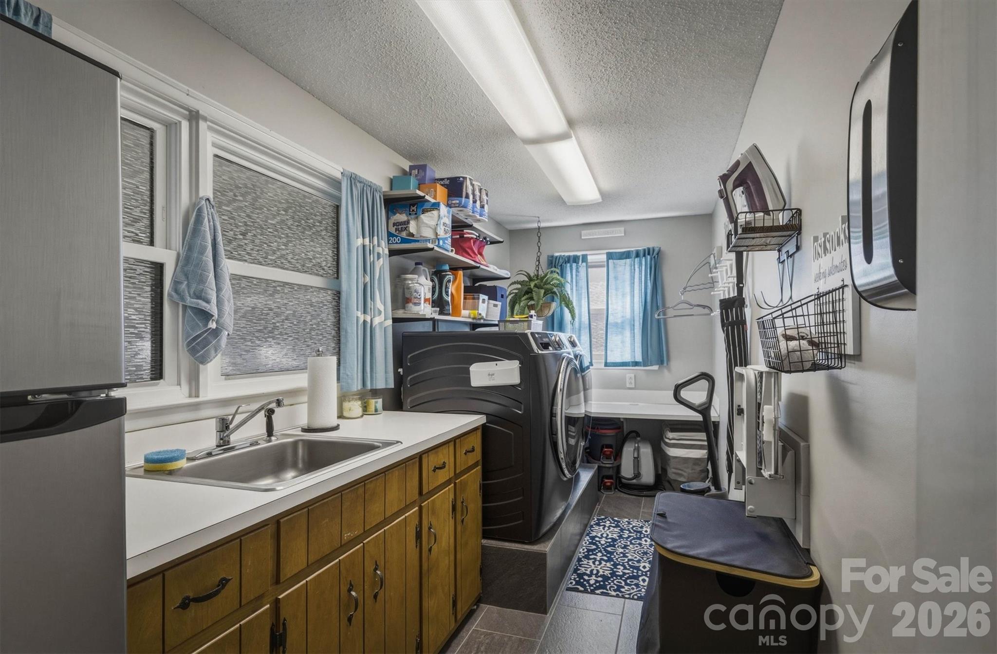 900 Magnolia Avenue NE