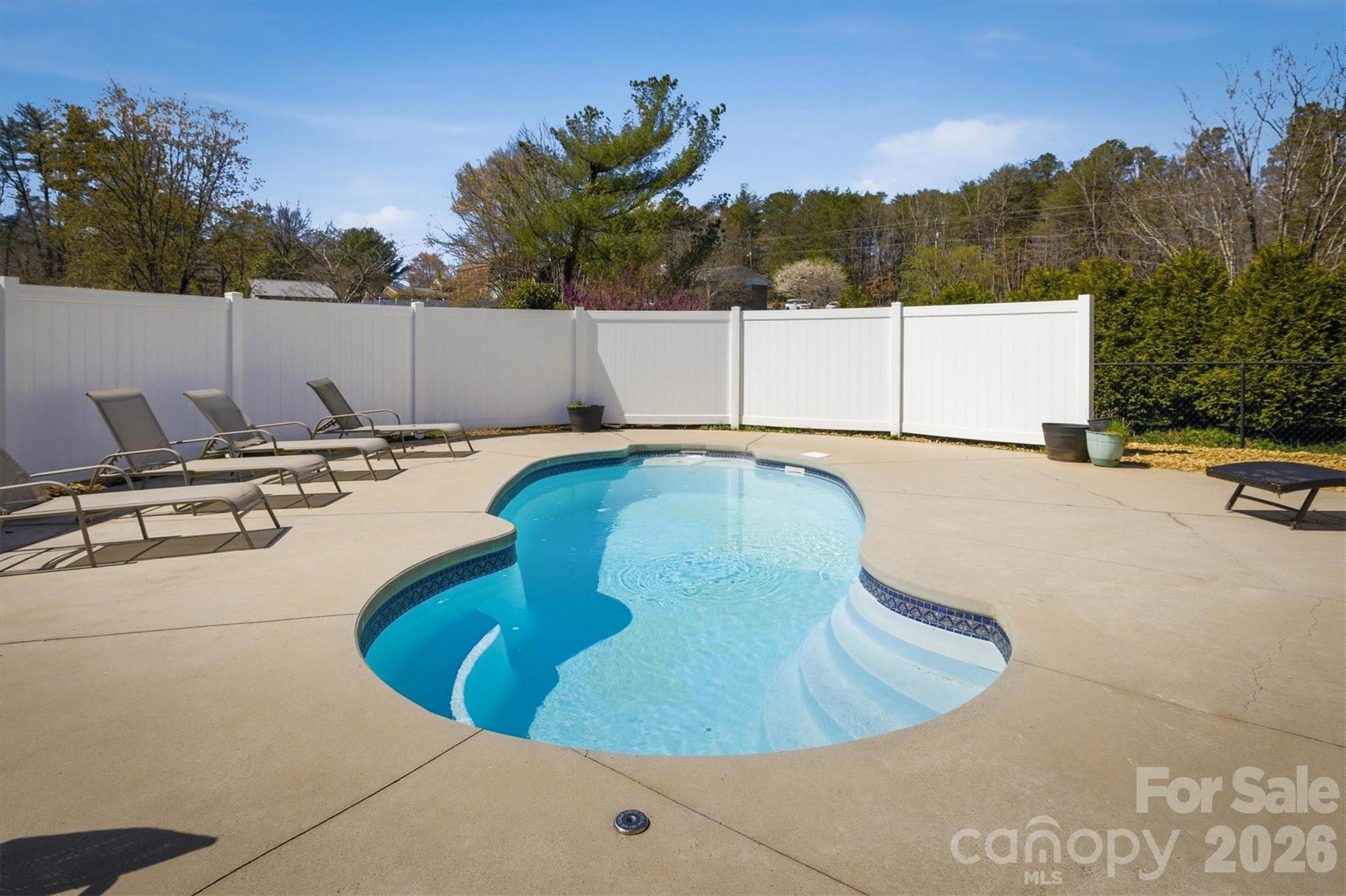 900 Magnolia Avenue NE