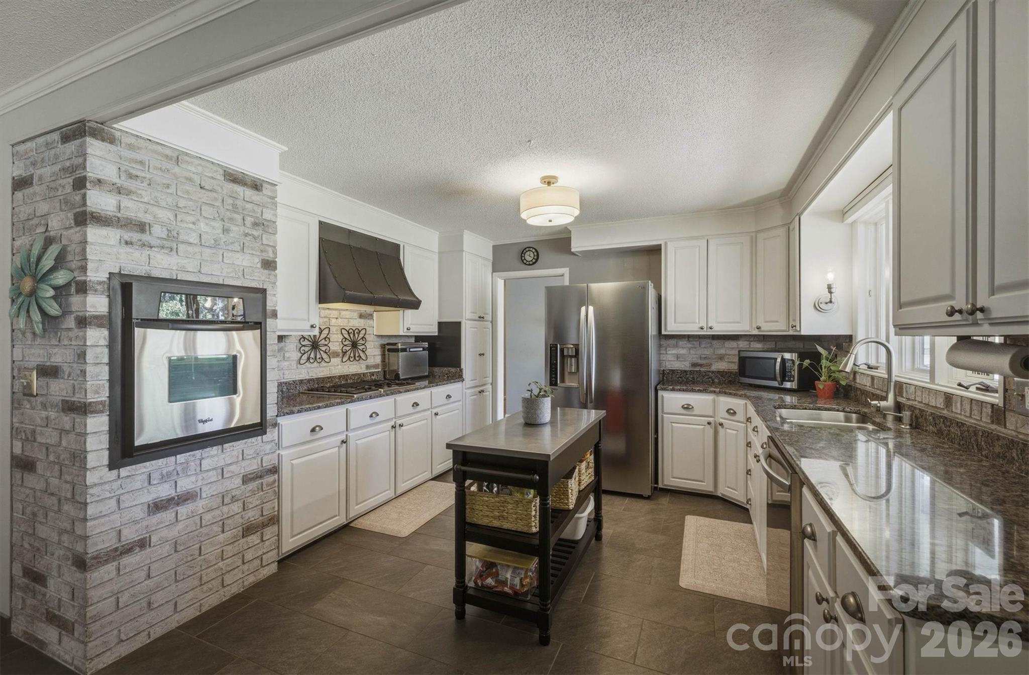 900 Magnolia Avenue NE