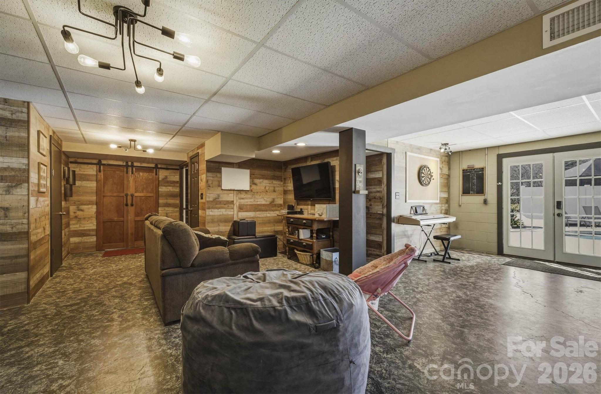 900 Magnolia Avenue NE