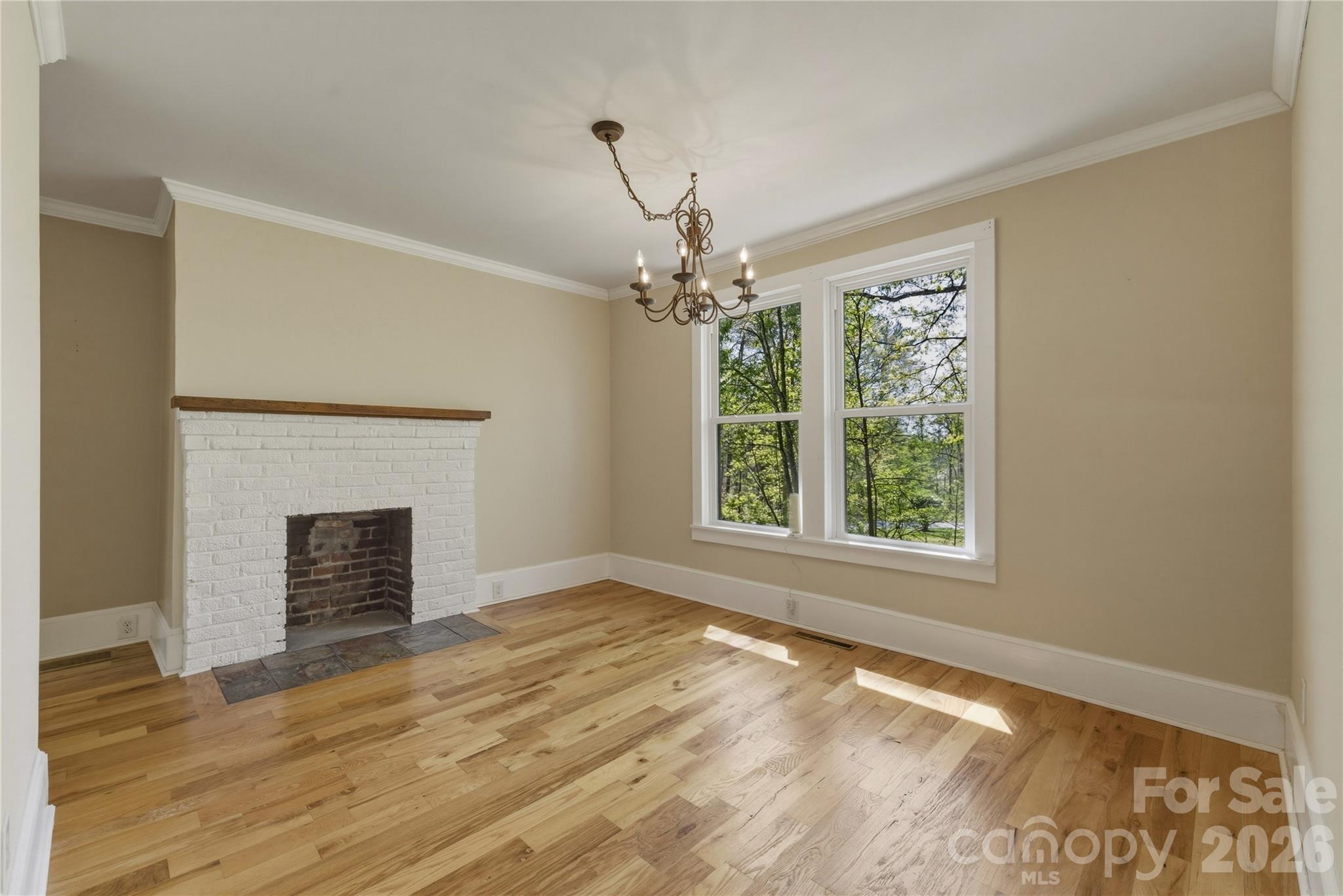 512 Alexander Avenue