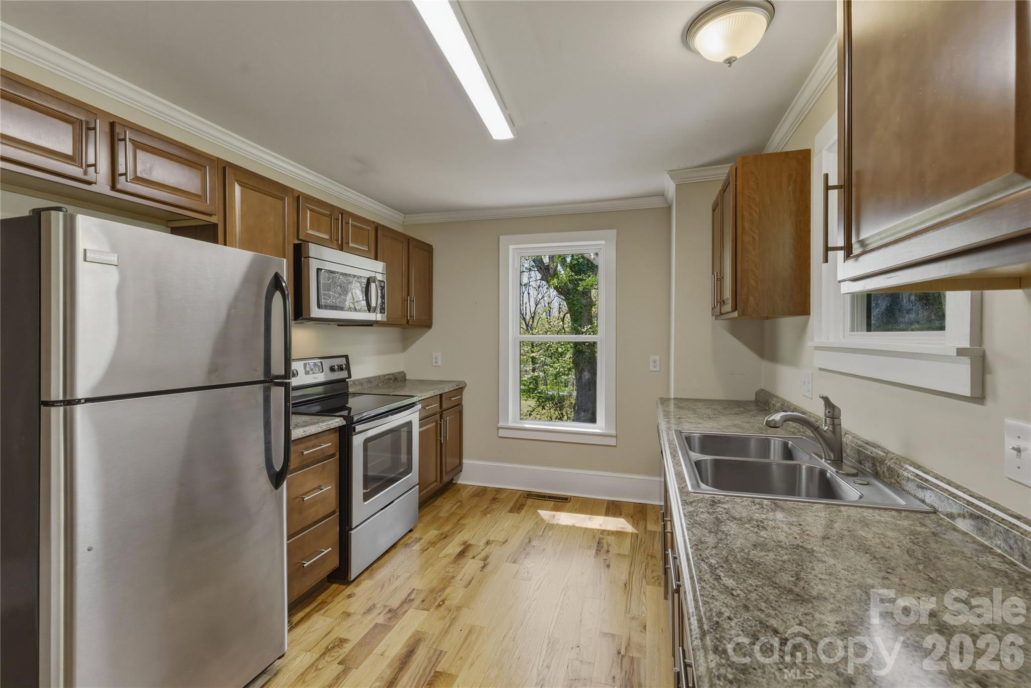 512 Alexander Avenue