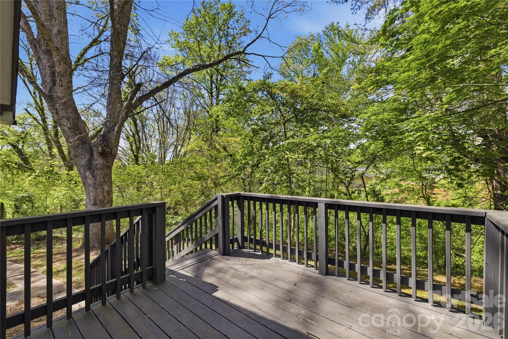 512 Alexander Avenue