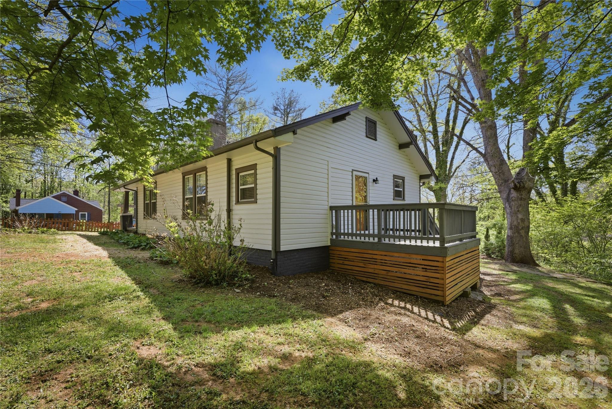 512 Alexander Avenue