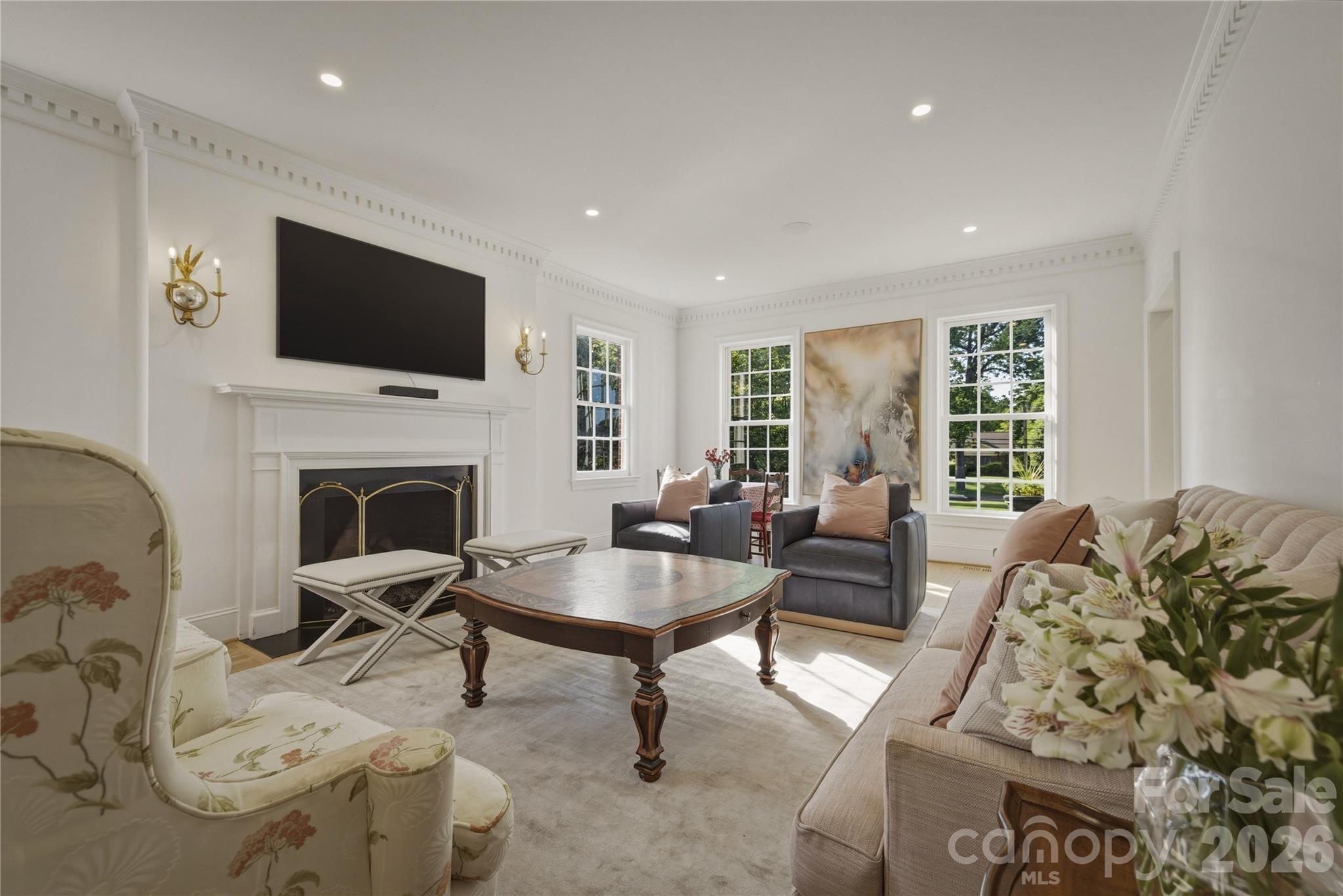 319 W Union Street