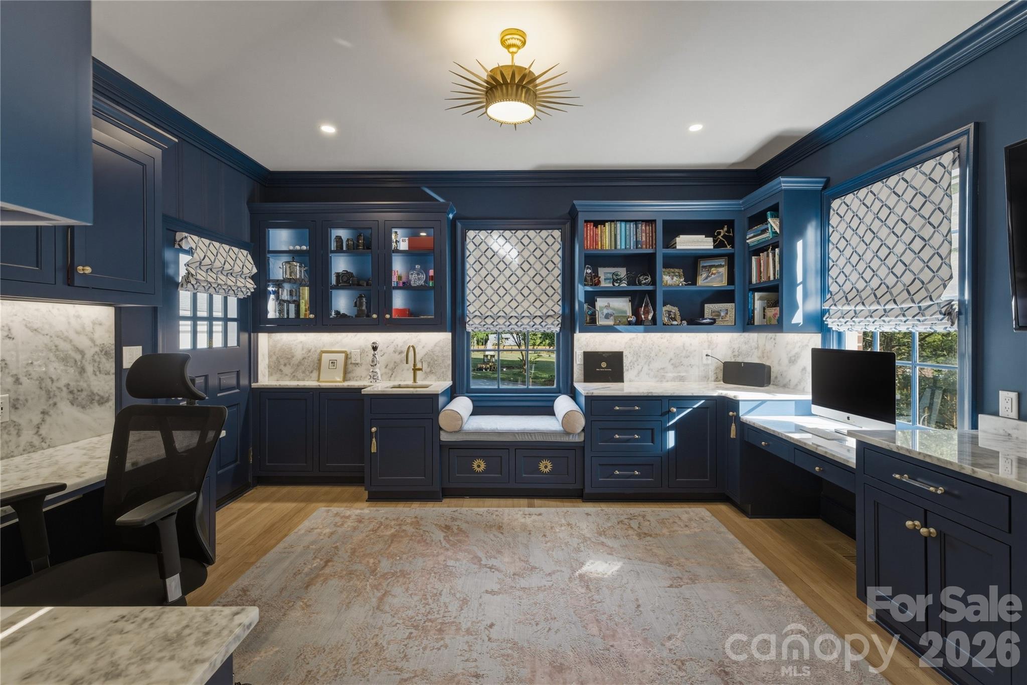 319 W Union Street