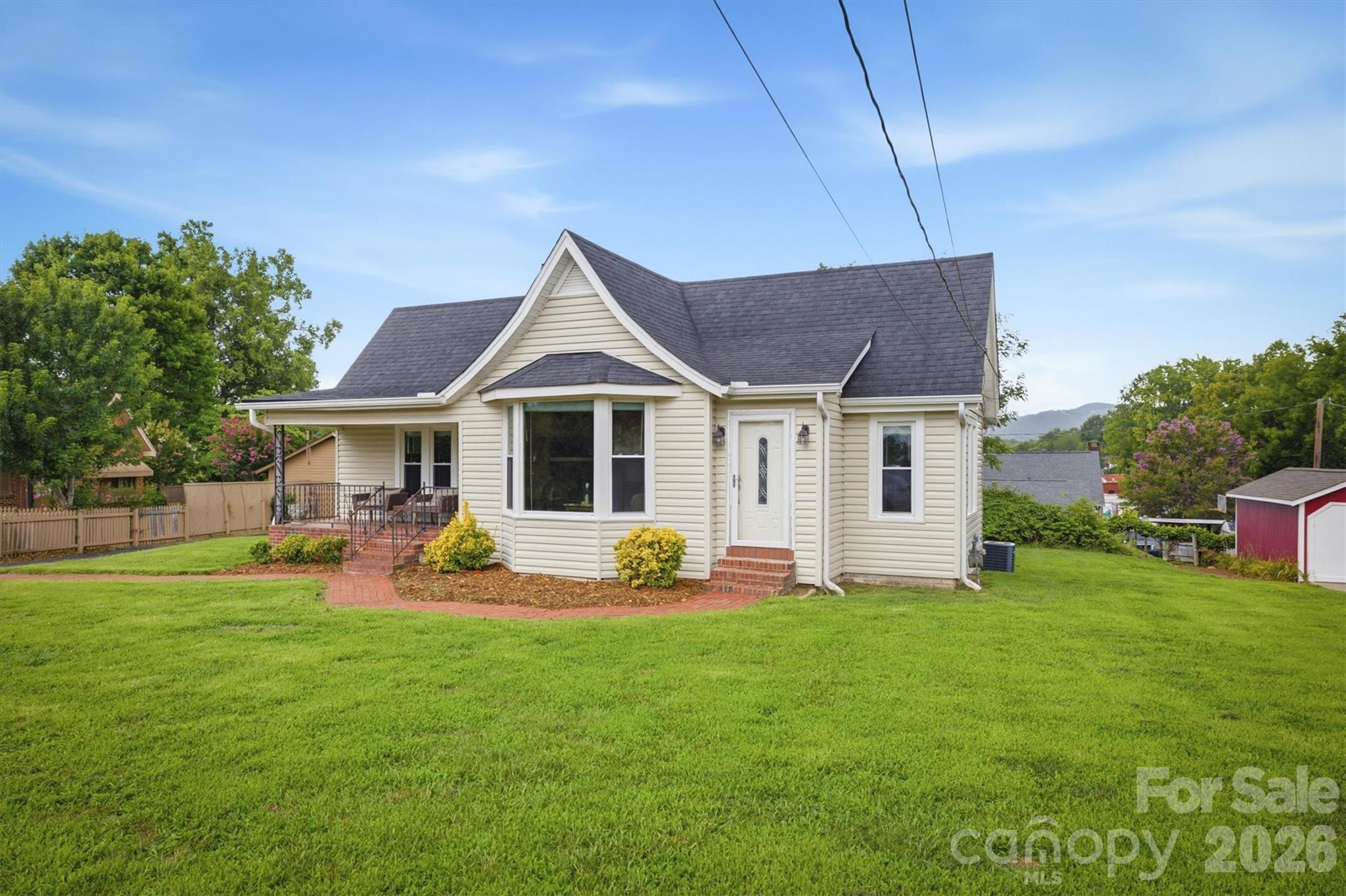 513 Bouchard Avenue NE