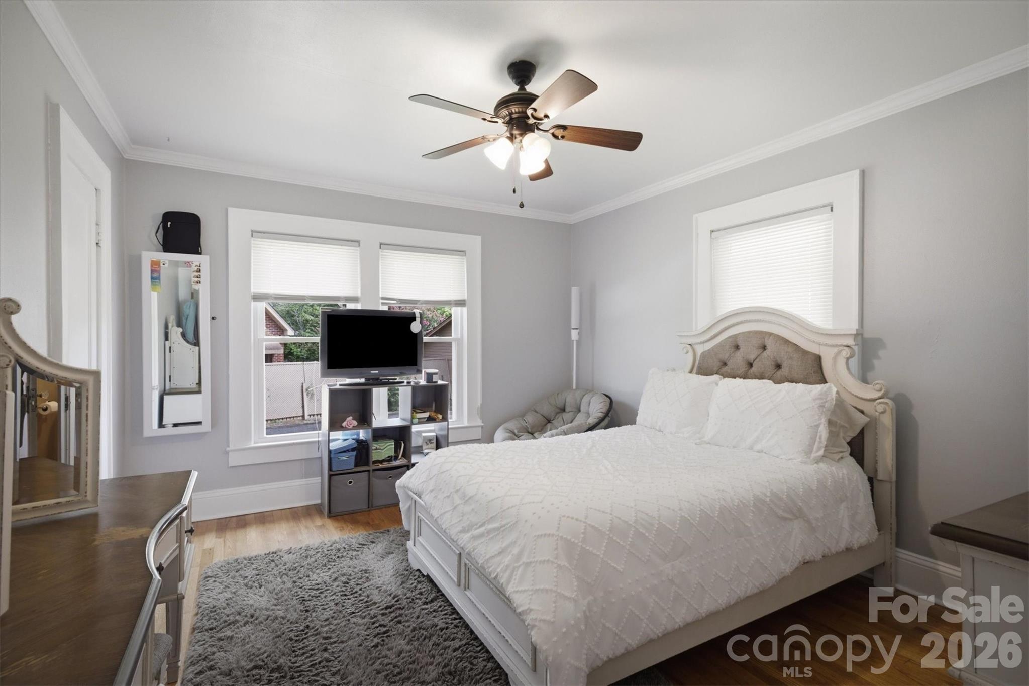 513 Bouchard Avenue NE