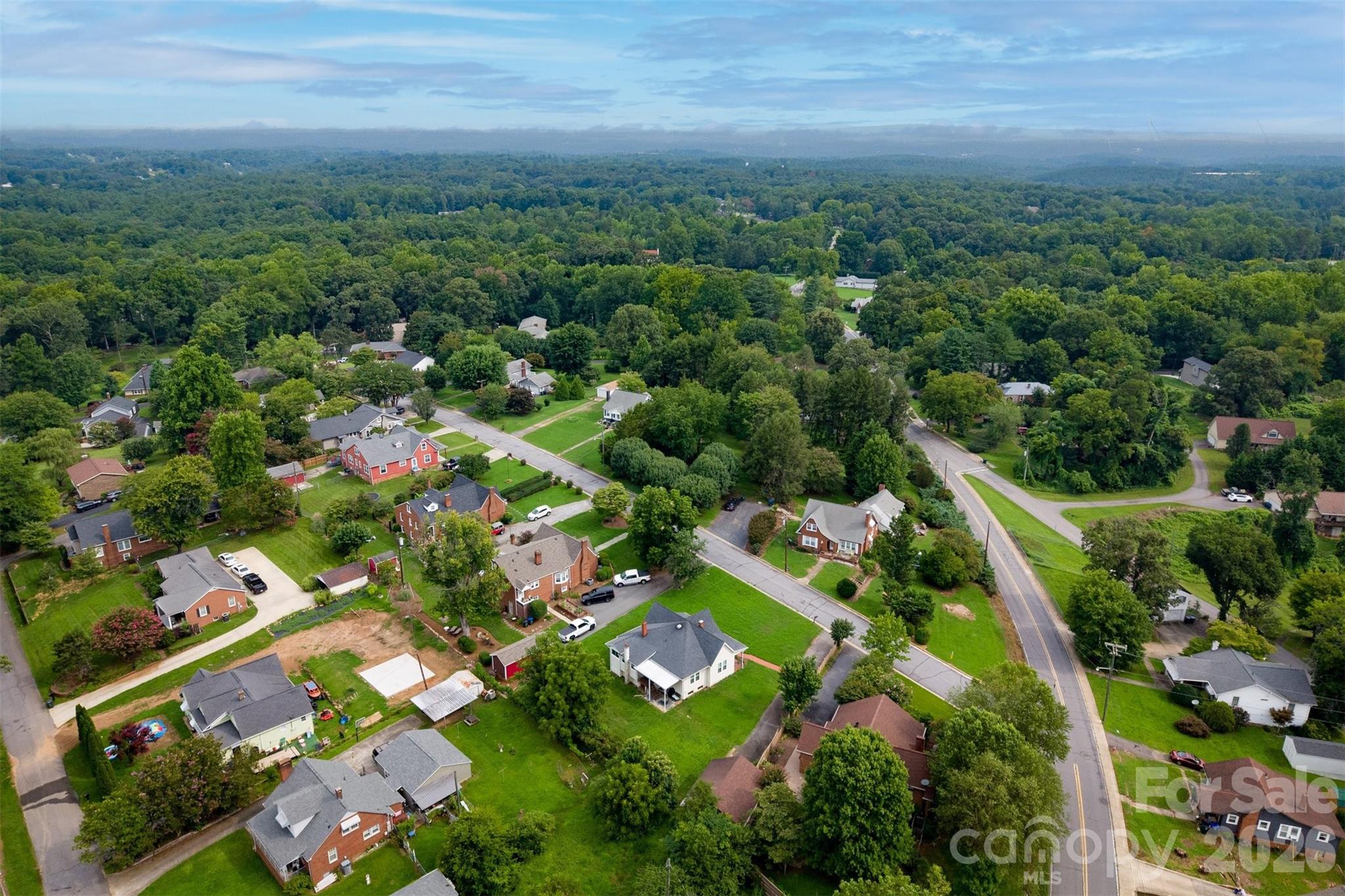 513 Bouchard Avenue NE