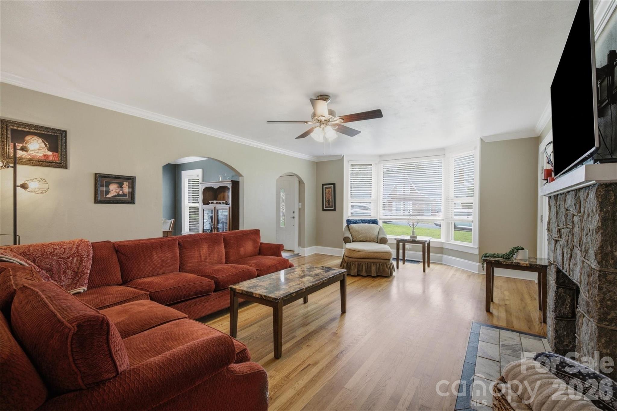 513 Bouchard Avenue NE