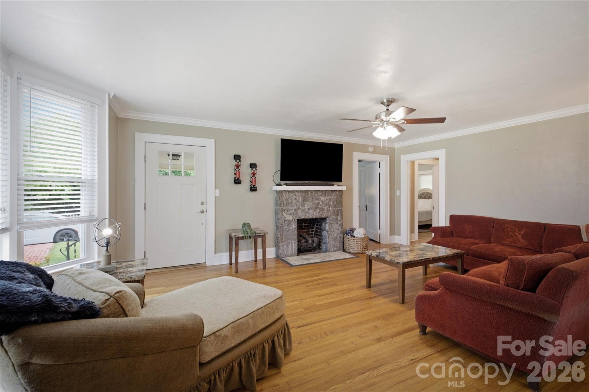 513 Bouchard Avenue NE
