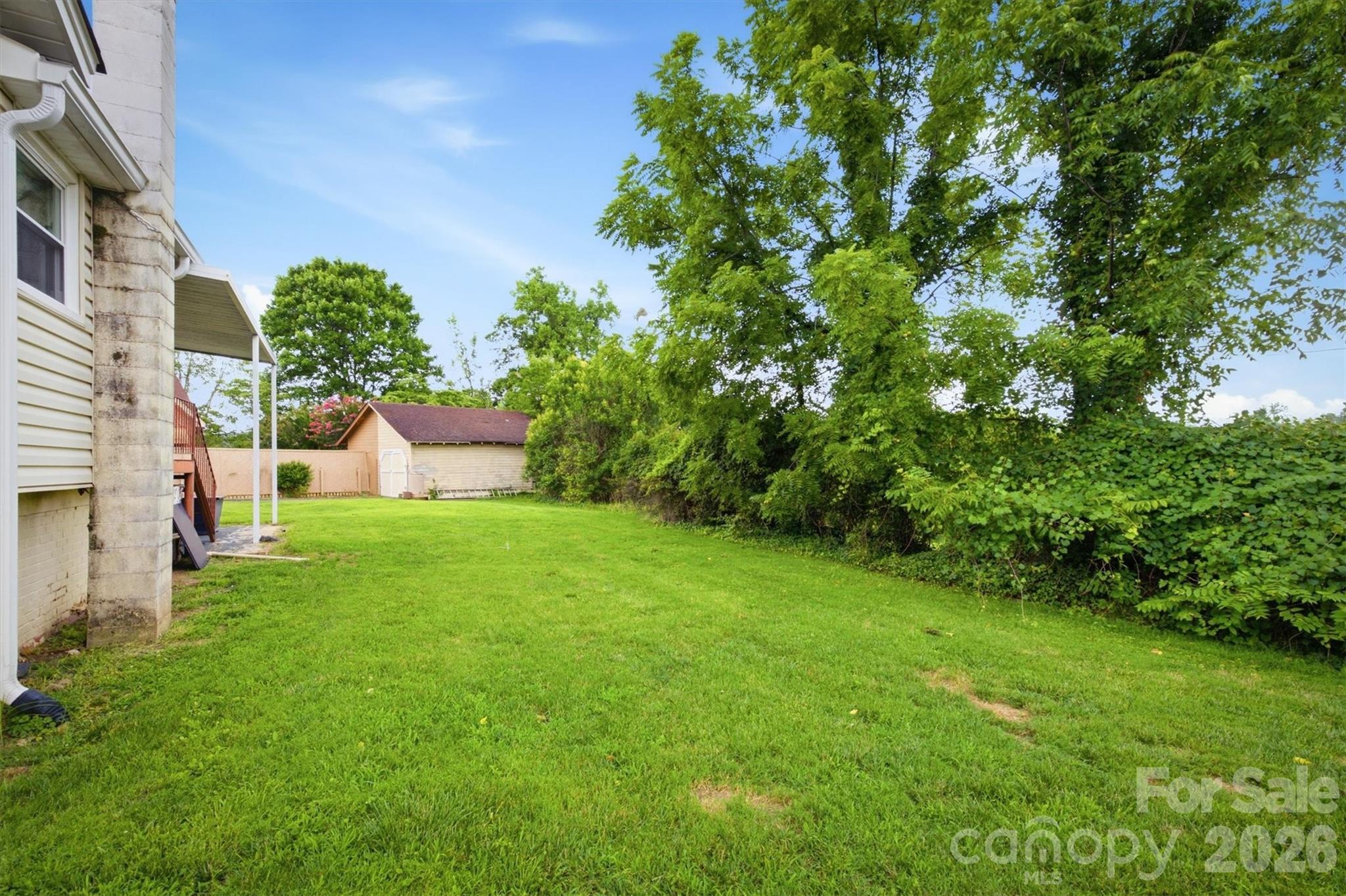 513 Bouchard Avenue NE