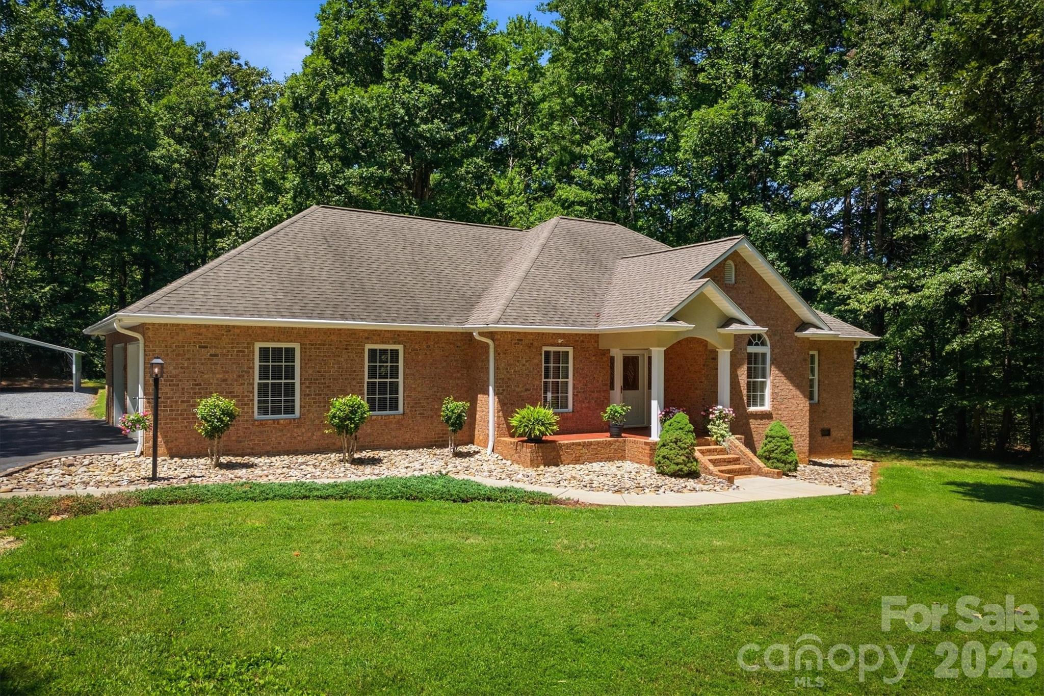 5572 Hayes Waters Road