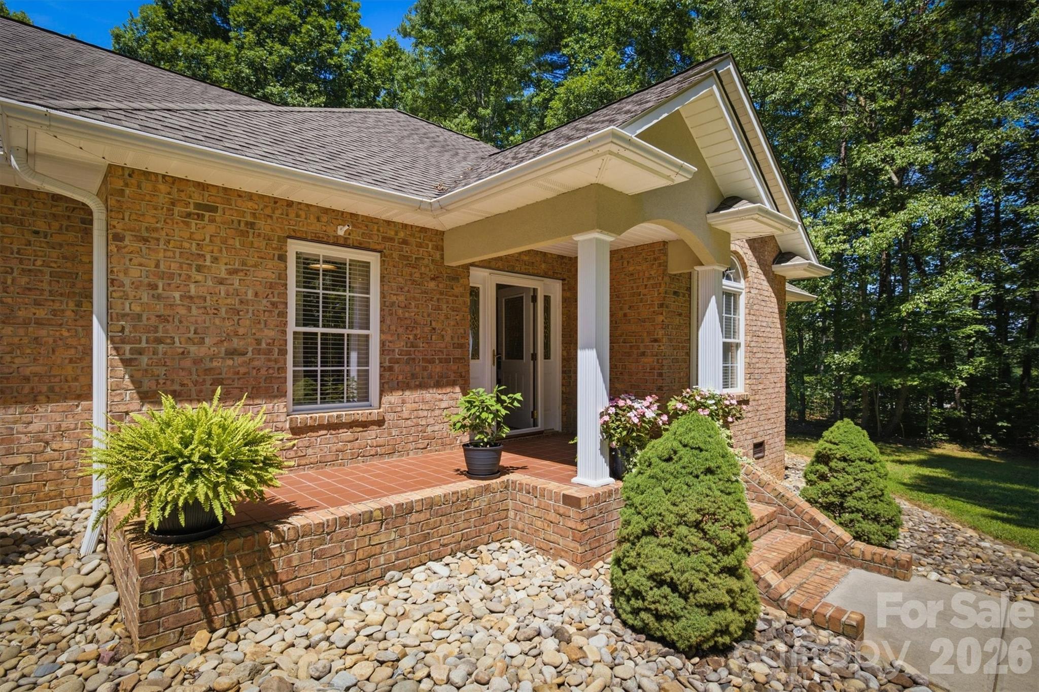 5572 Hayes Waters Road