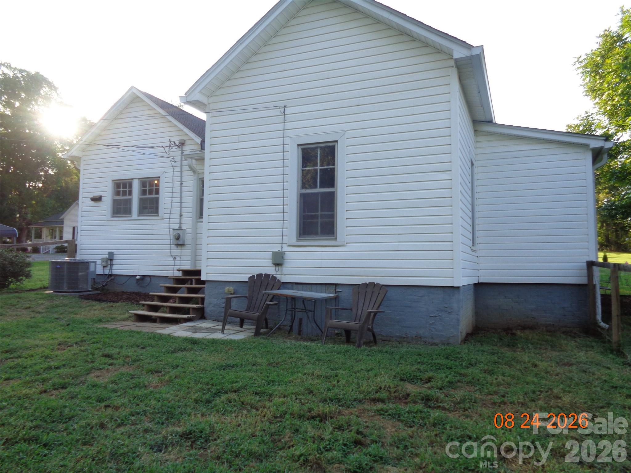 107 Bickett Street