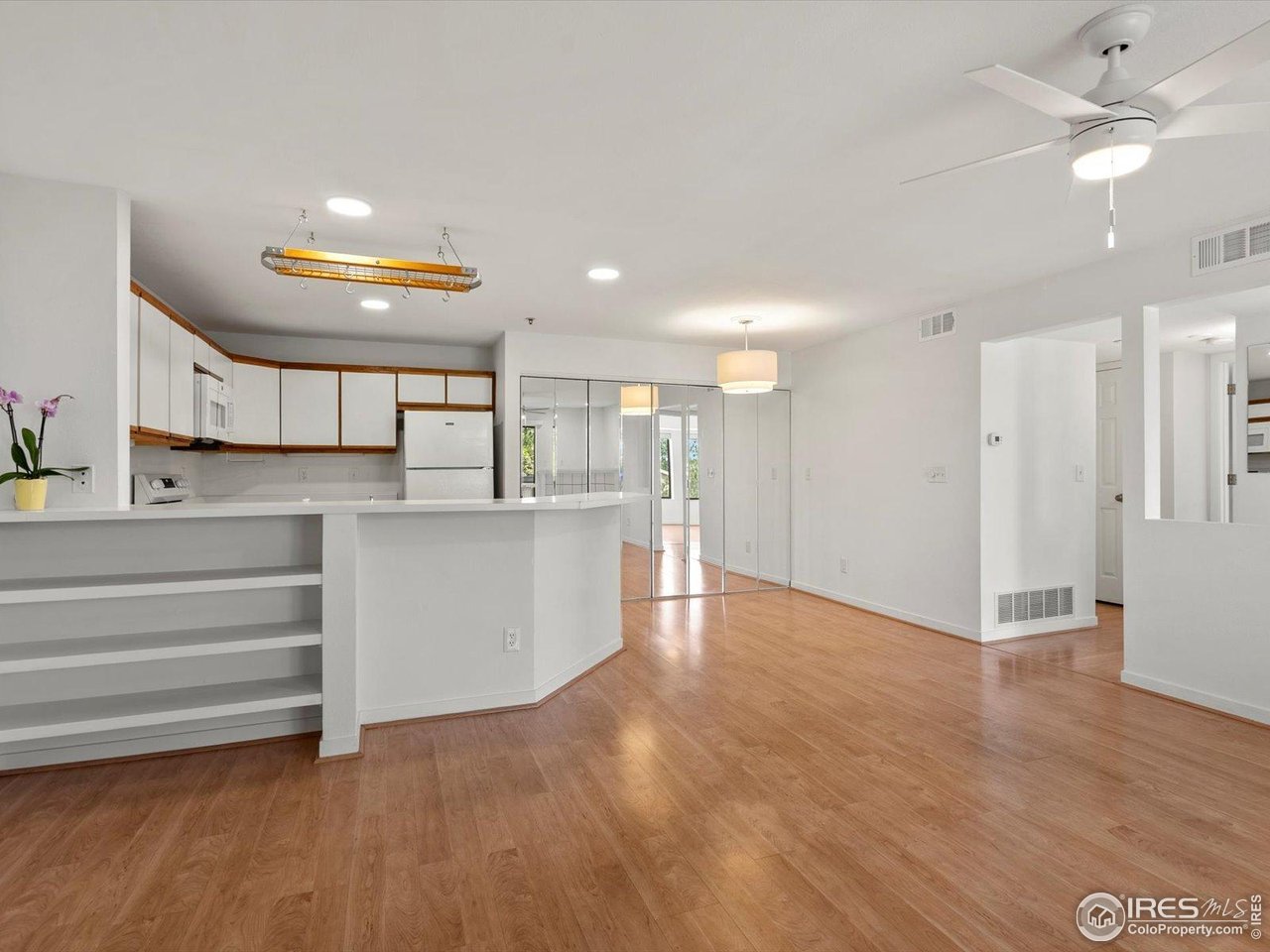 33 S Boulder Cir 316