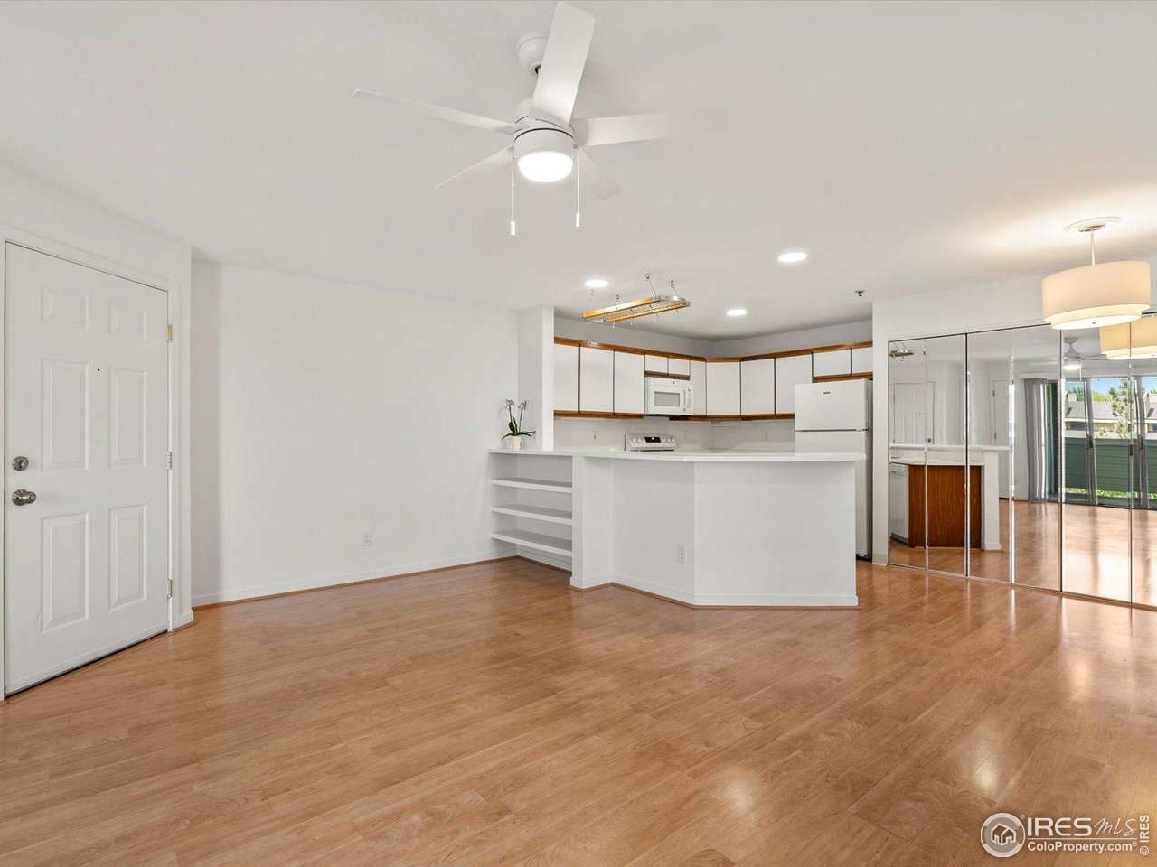 33 S Boulder Cir 316