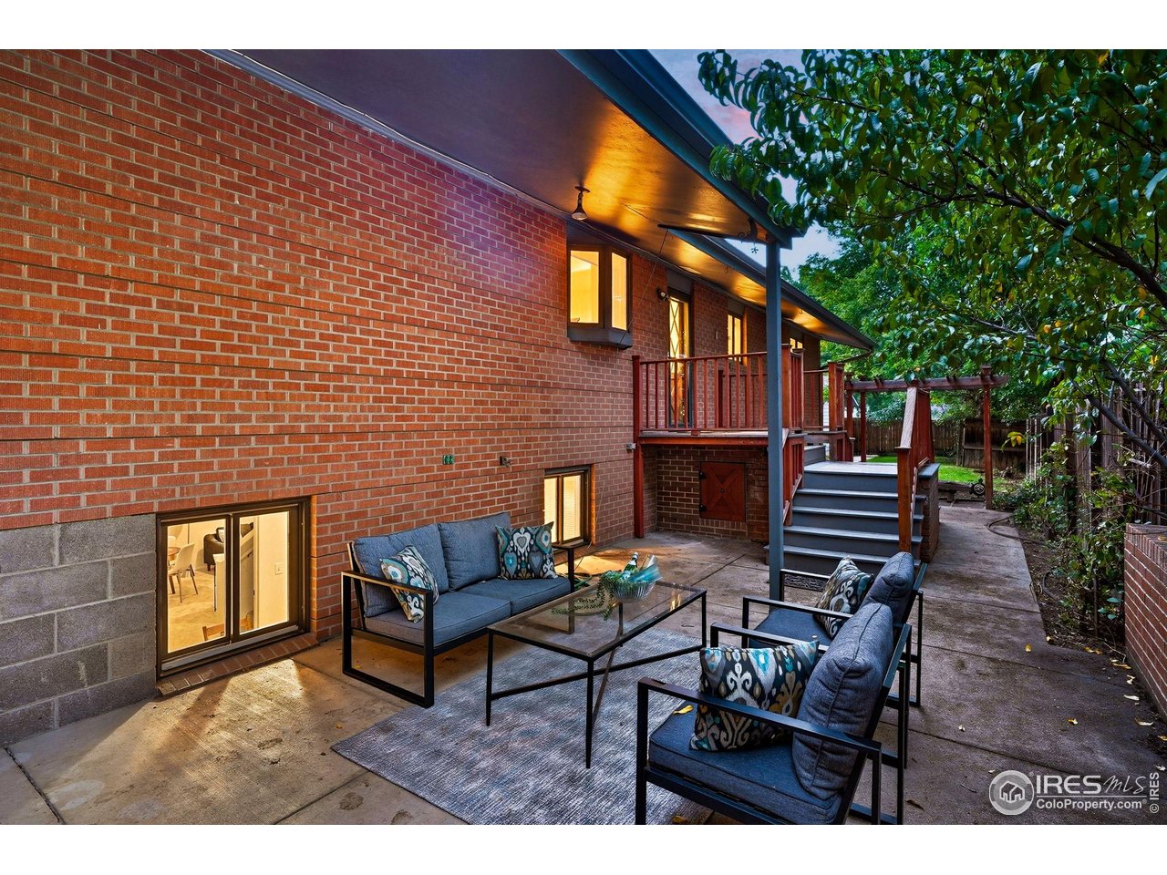 545 Mapleton Ave