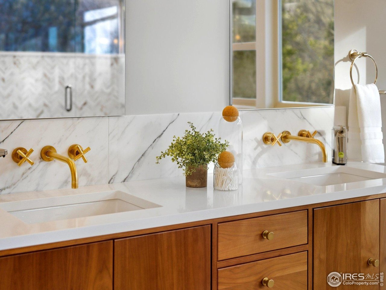 3716 Wonderland Hill Ave