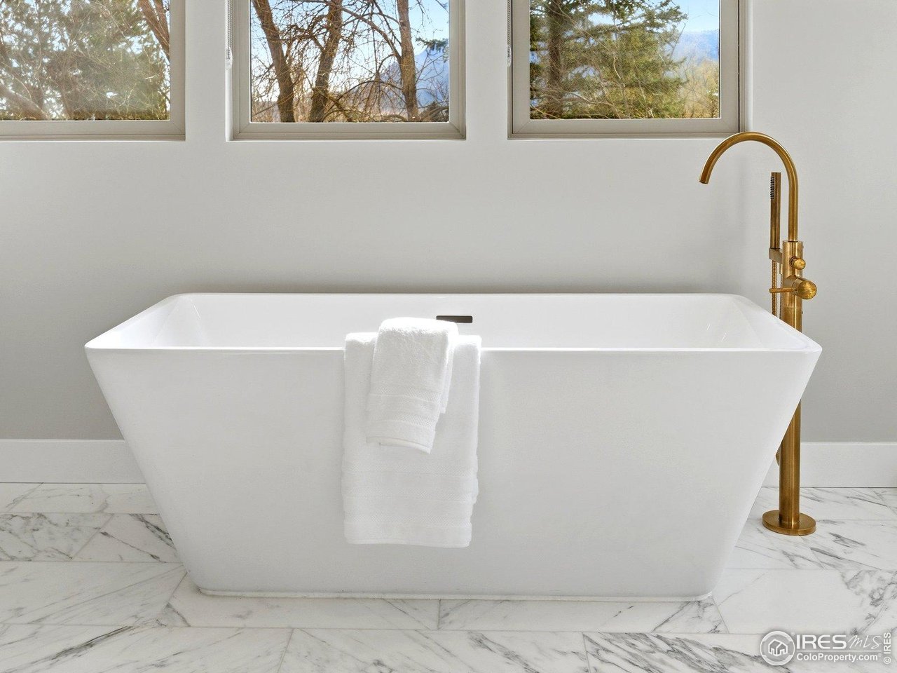 3716 Wonderland Hill Ave