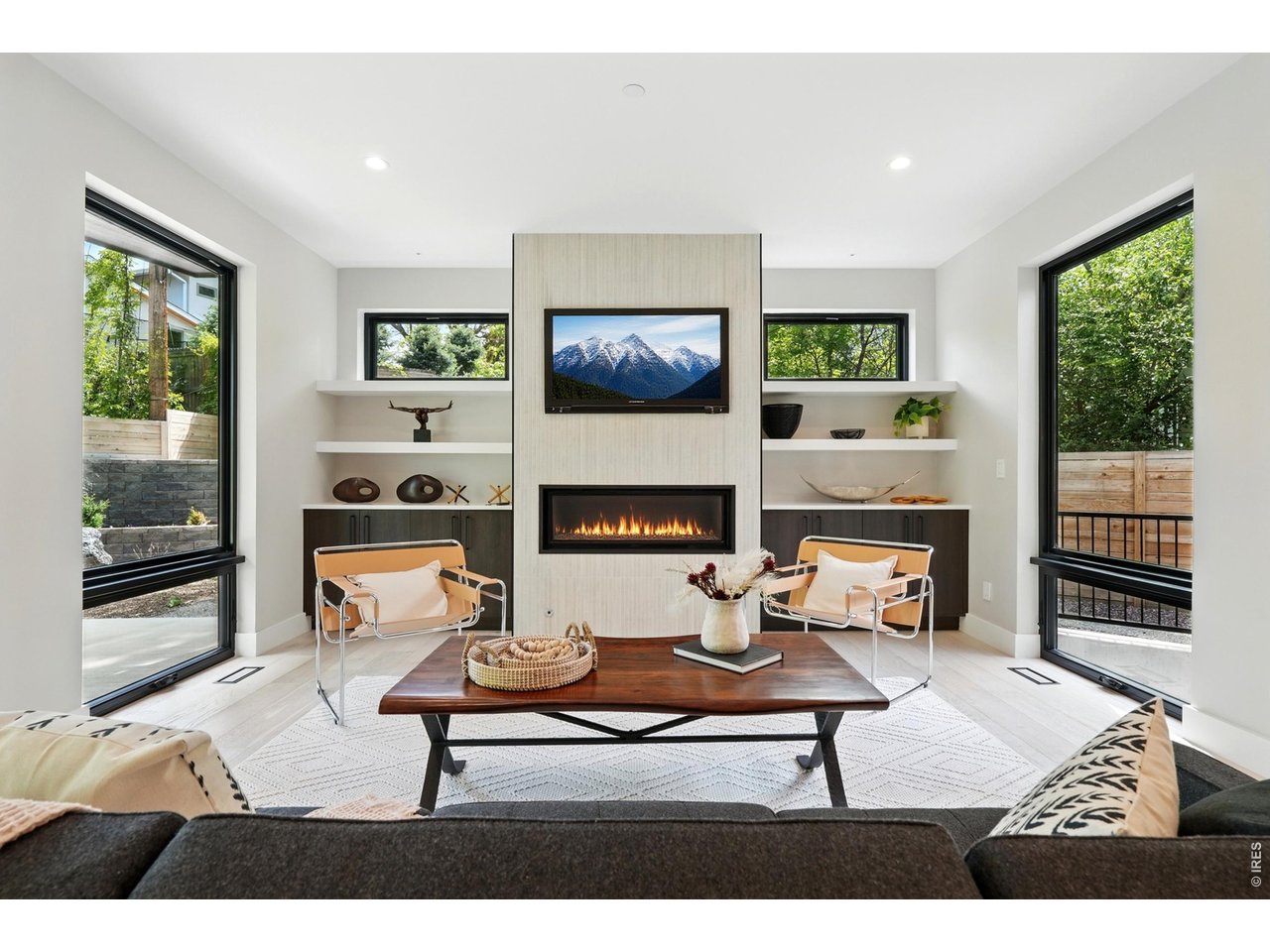 2860 Table Mesa Dr