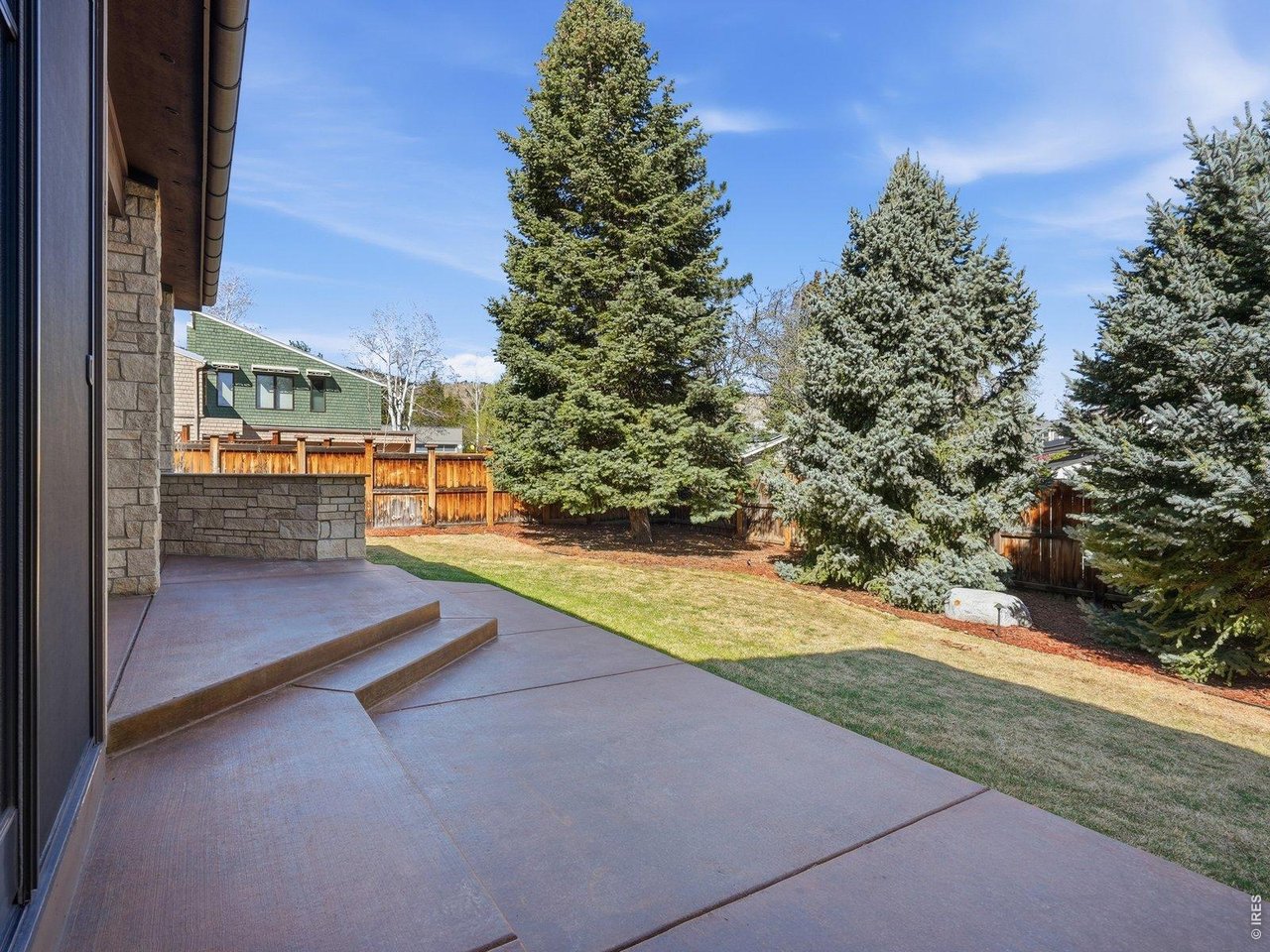 1285 Meadow Pl
