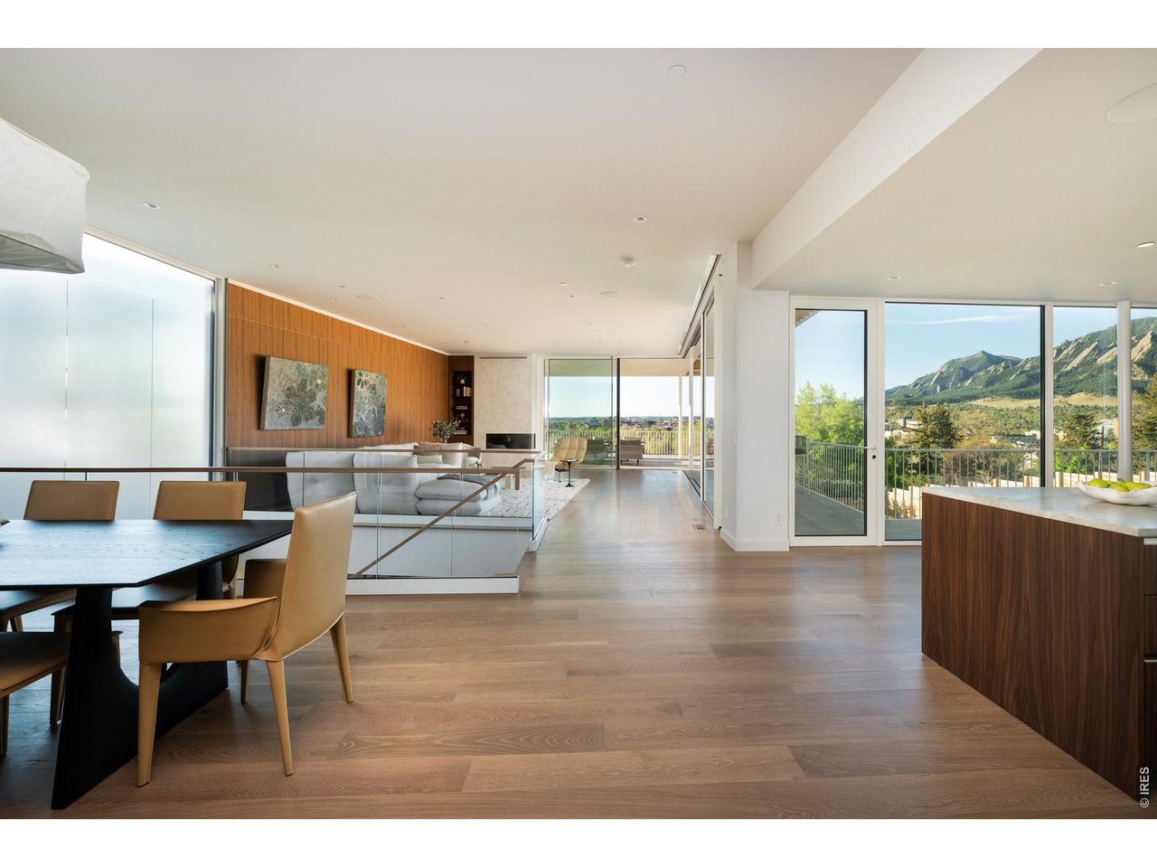 1750 Sunset Blvd