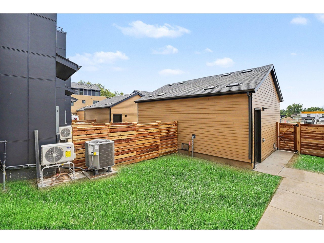 1140 Violet Ave