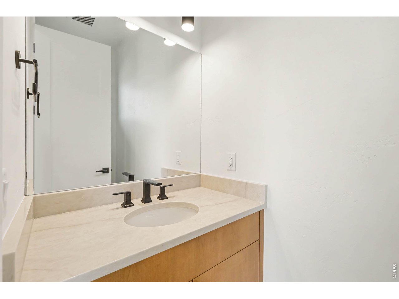 1170 Violet Ave