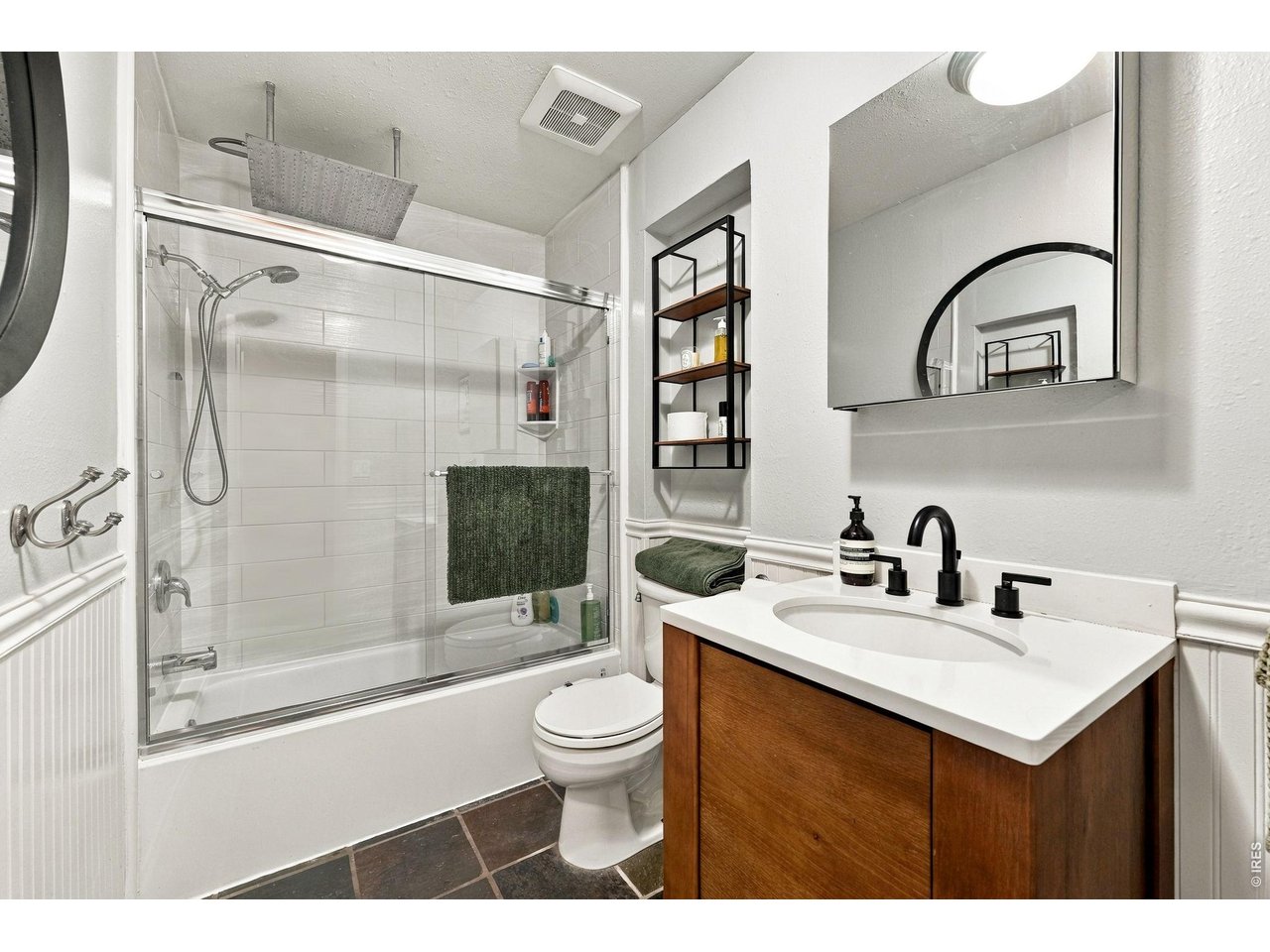 377 Pearl St 5