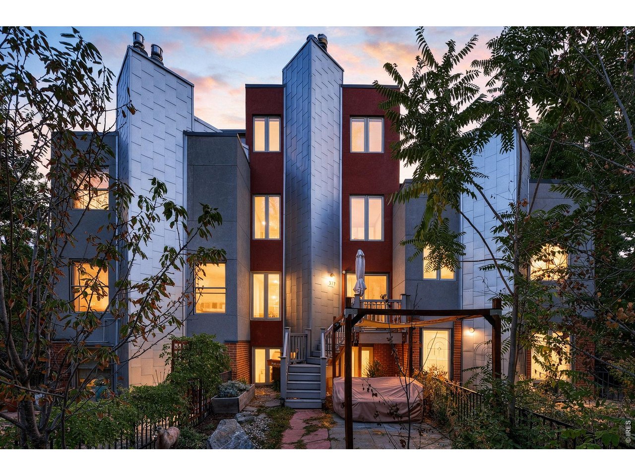 377 Pearl St 5