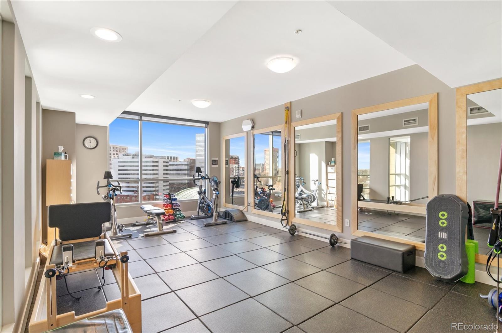 2001 Lincoln Street Unit: 1522