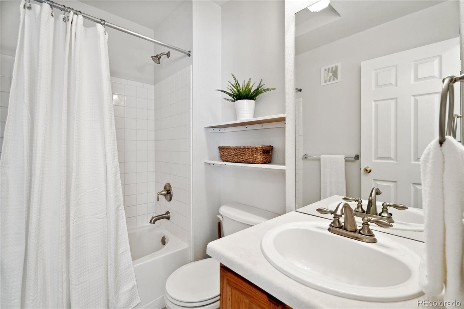 1625 S Danube Way Unit: 105