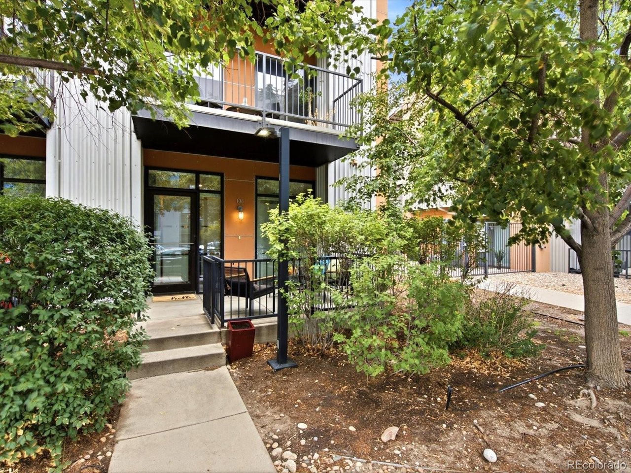 3149 Blake St 106