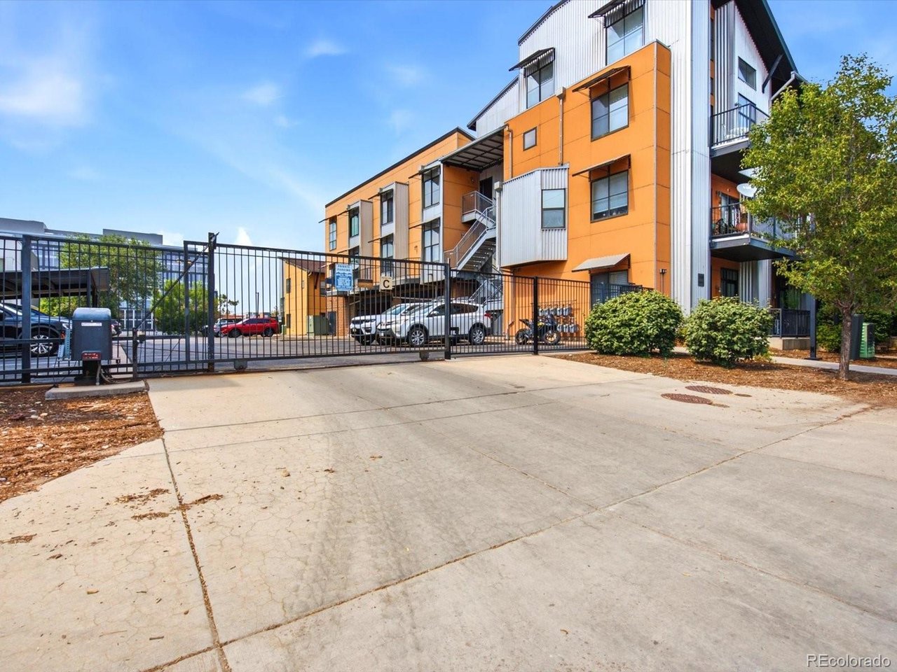 3149 Blake St 106